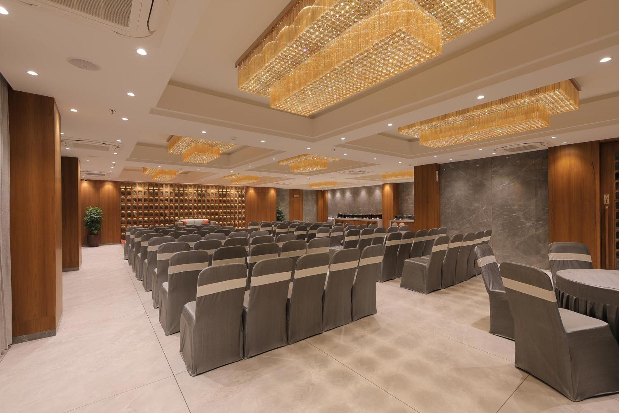 Plenteous Hotel 3*