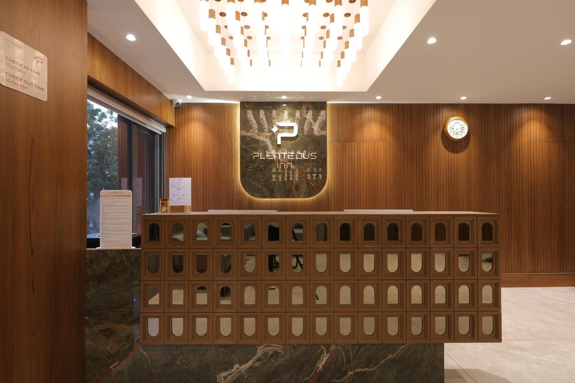 Hotel Plenteous 3*