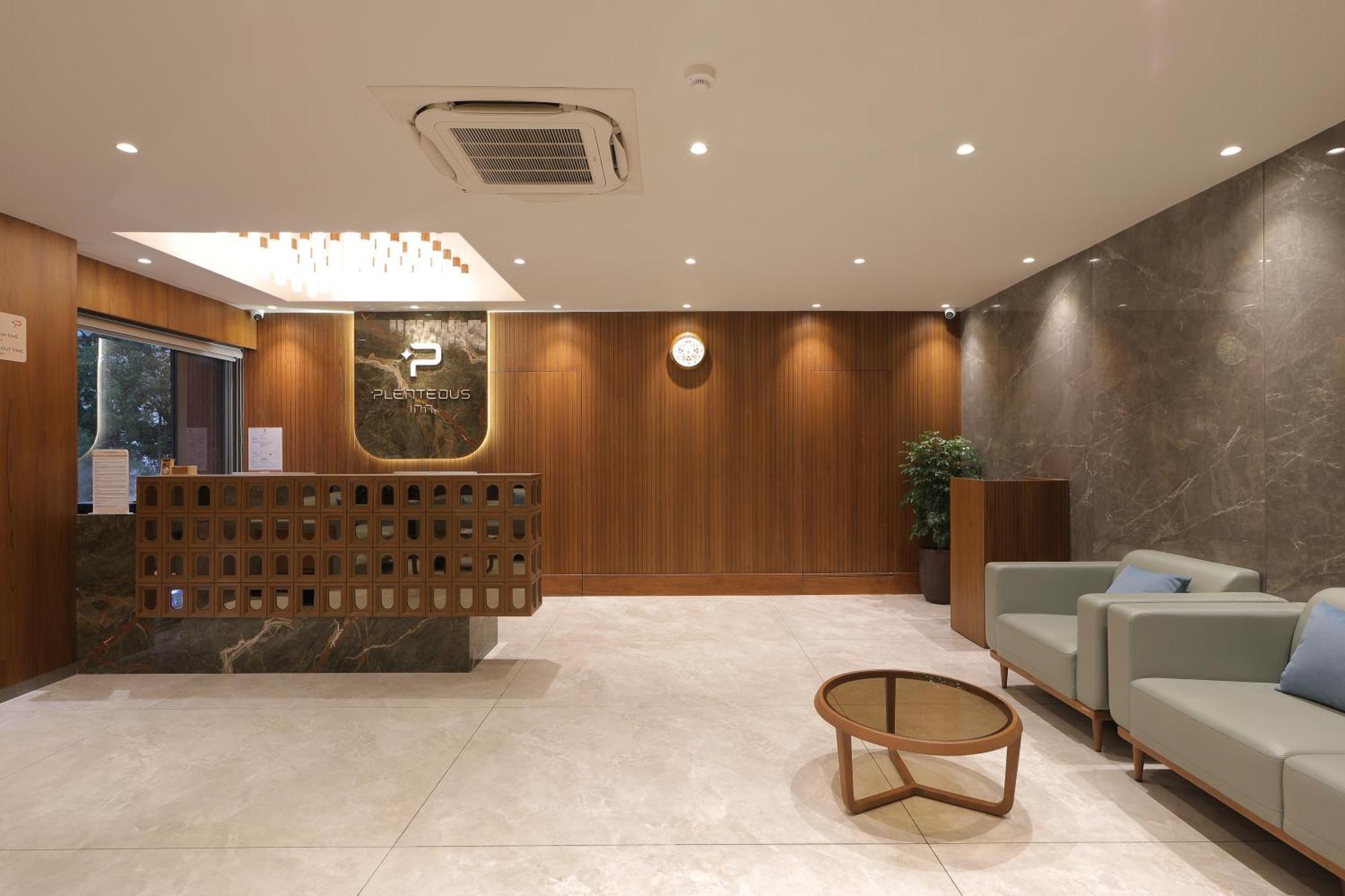 Hotel Plenteous Ahmedabad
