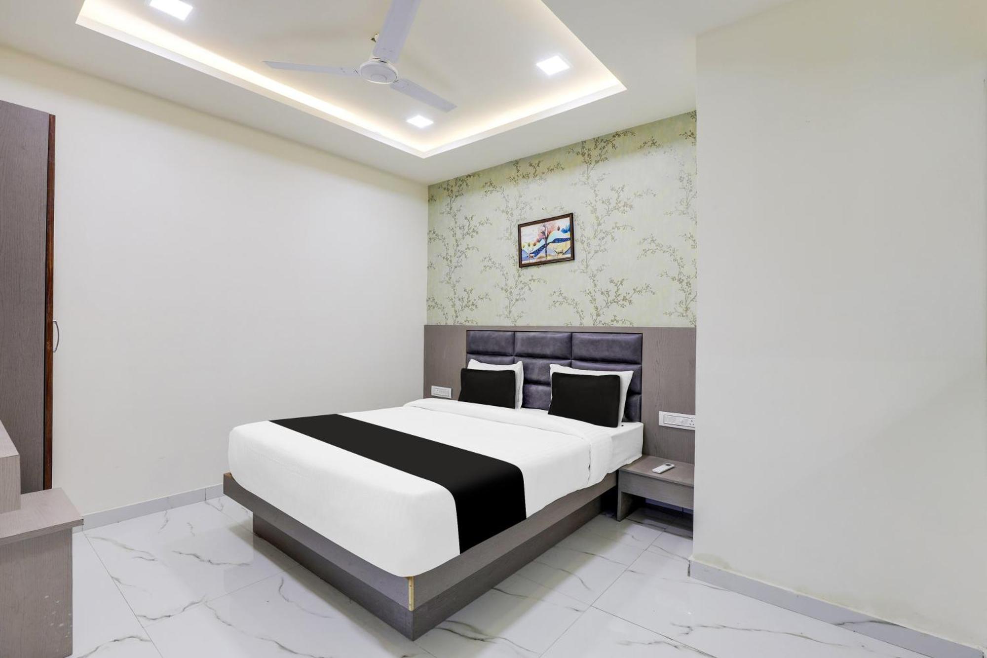 O Neek Palace Hotel