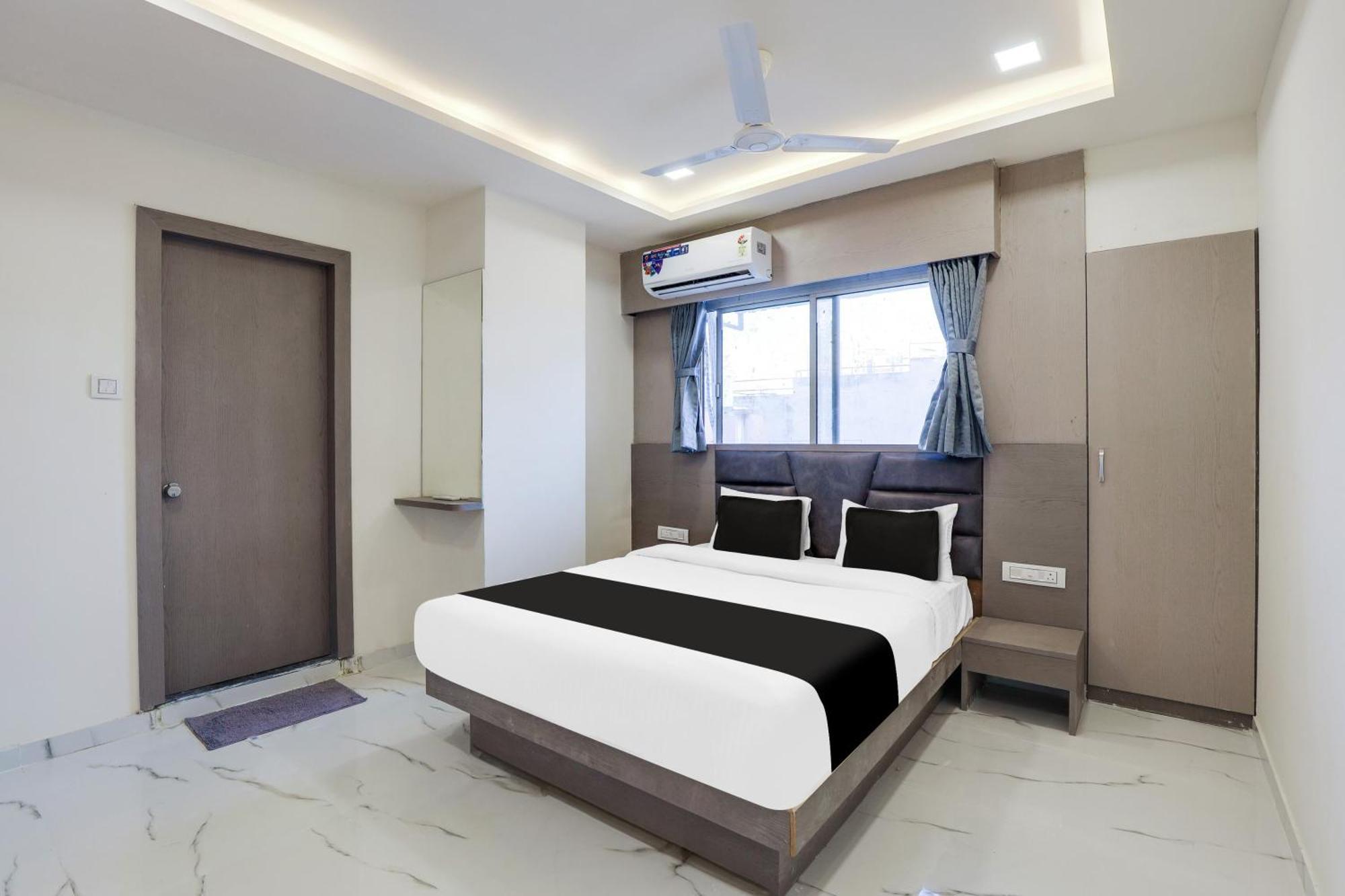 O Neek Palace Hotel 3*