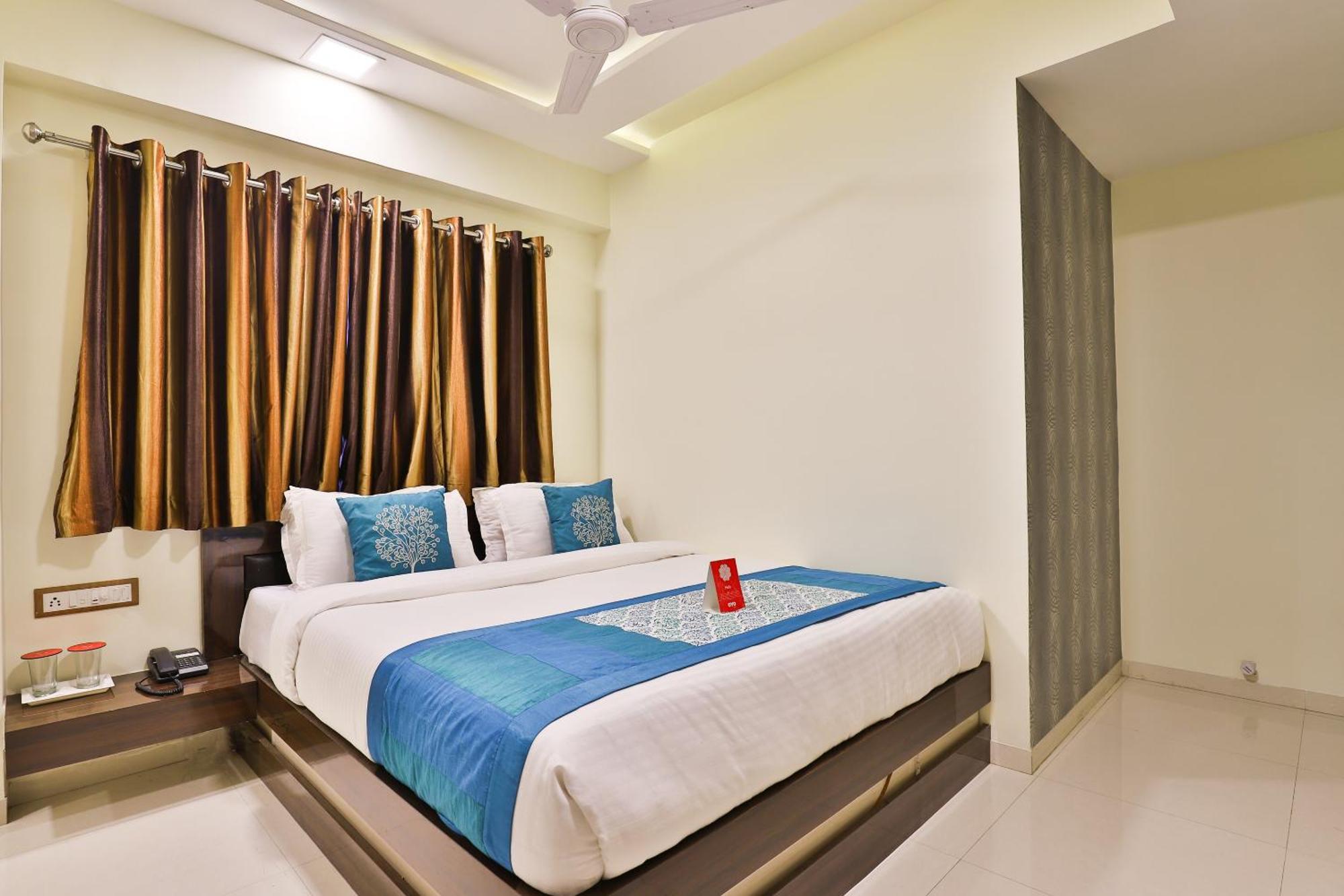 O Red Apple Hotel