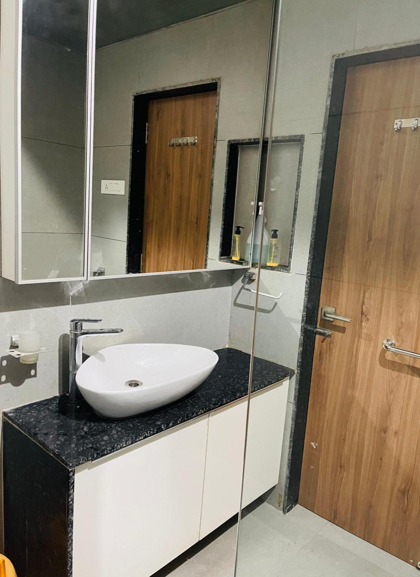 Pvr House - Second Floor Serenity Apartment Ahmedabad