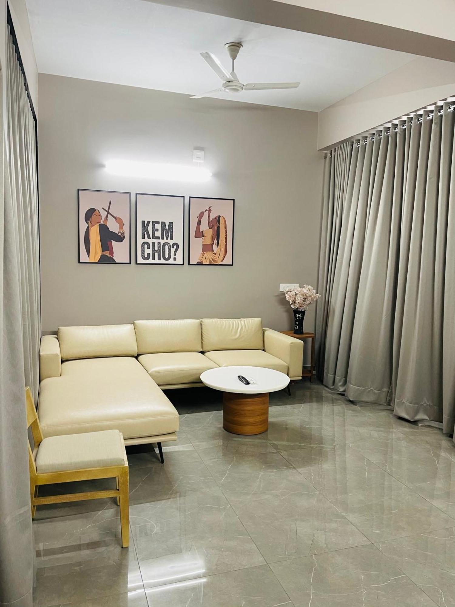 Pvr House - Second Floor Serenity Apartment Ahmedabad