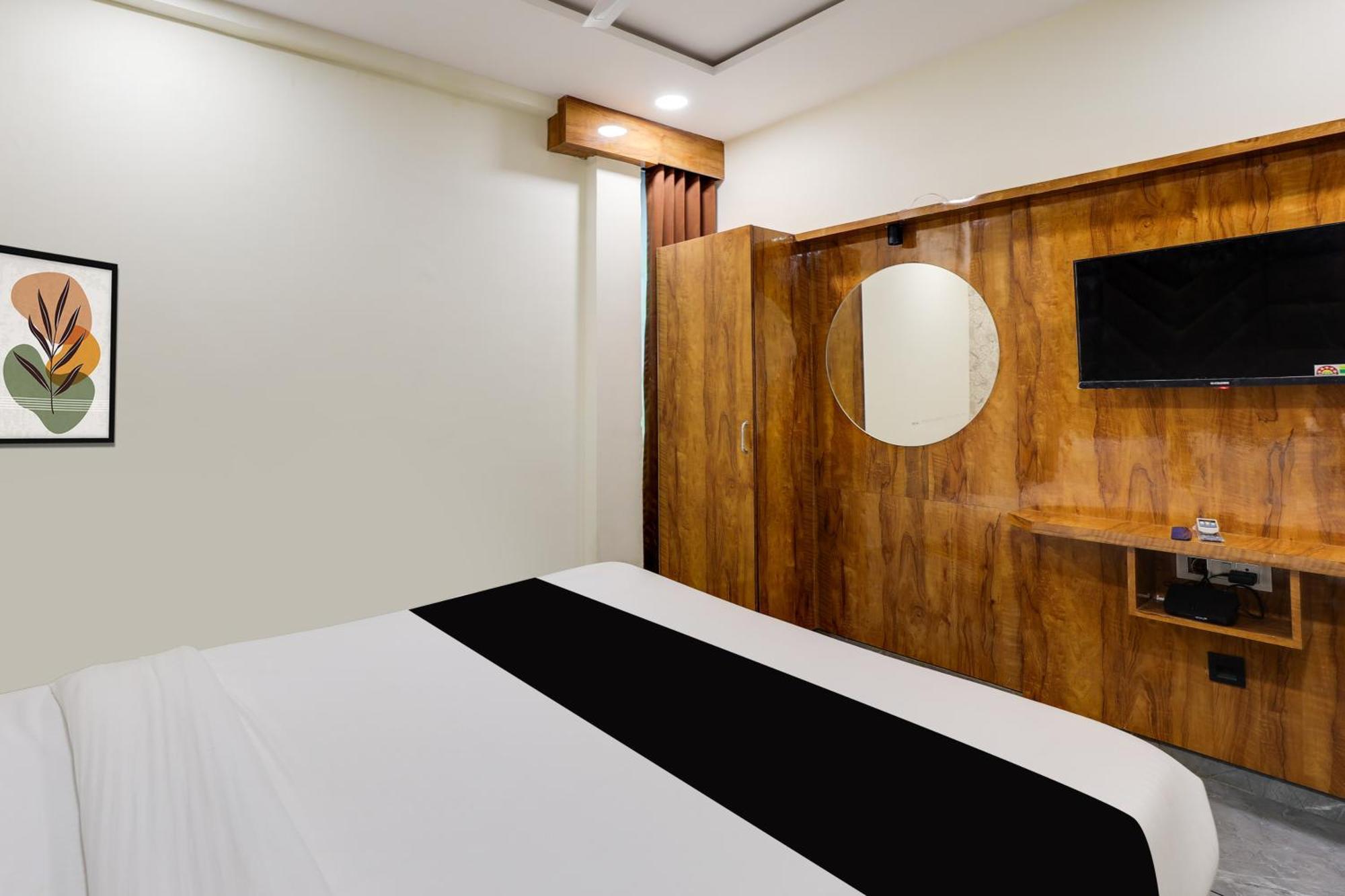 Hotel O Shagun 3*