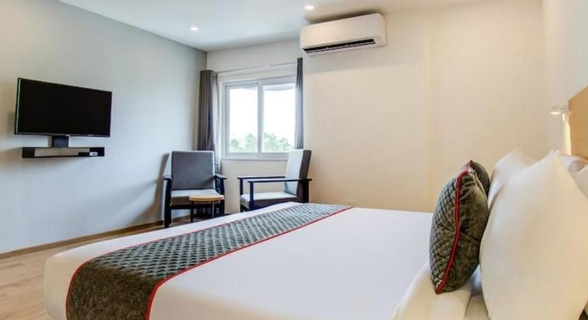 Neelkanth Hotel 3*