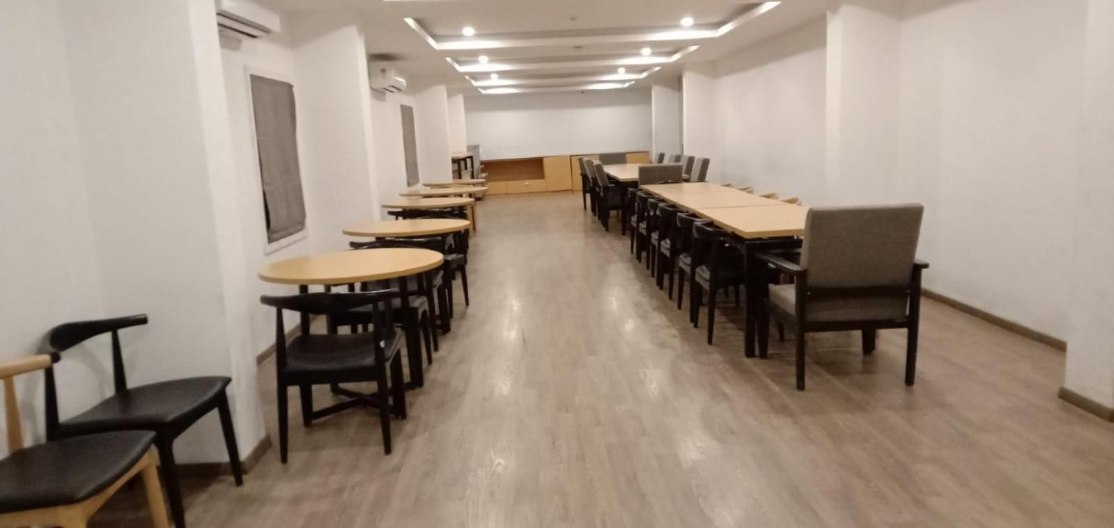 Neelkanth Hotel 3*