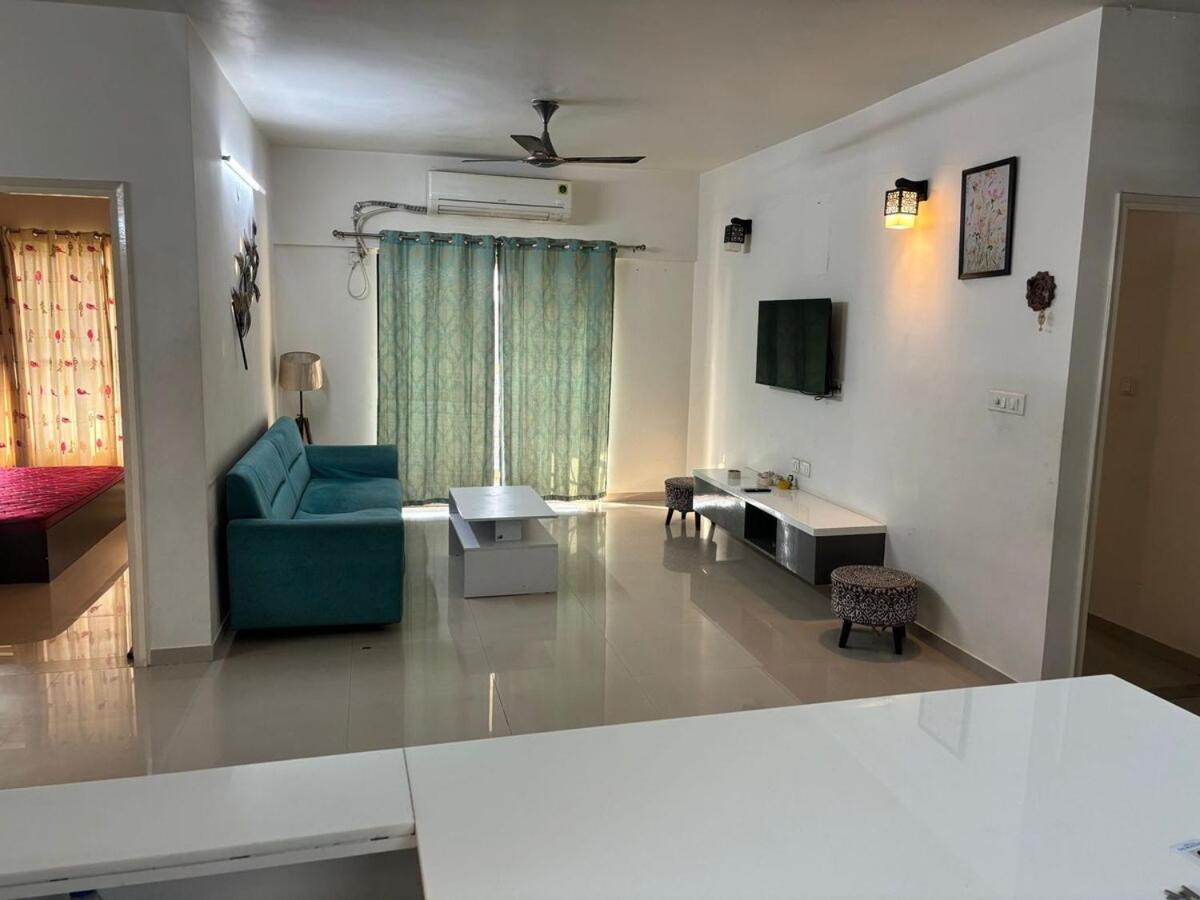 Apartment Floor With Stadium View In Lushgreen Heaven *