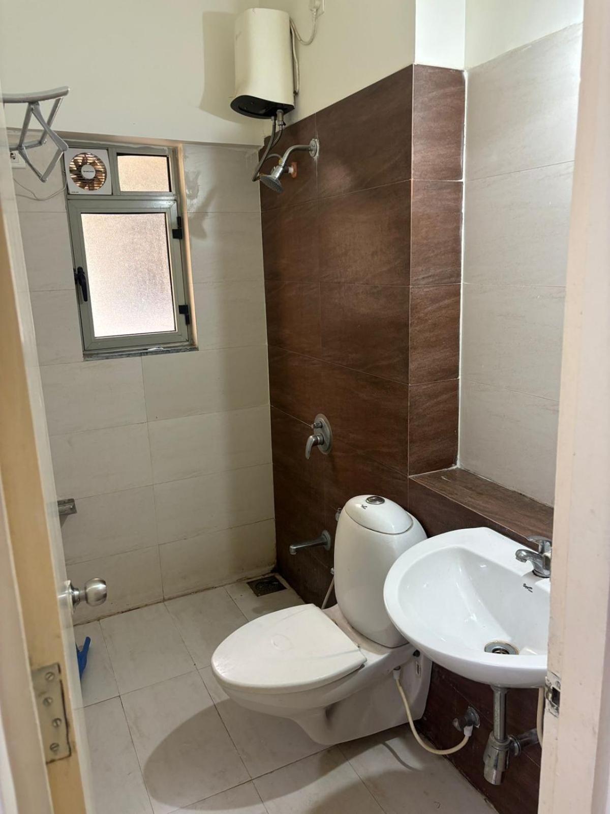 Apartment Floor With Stadium View In Lushgreen Heaven Ahmedabad