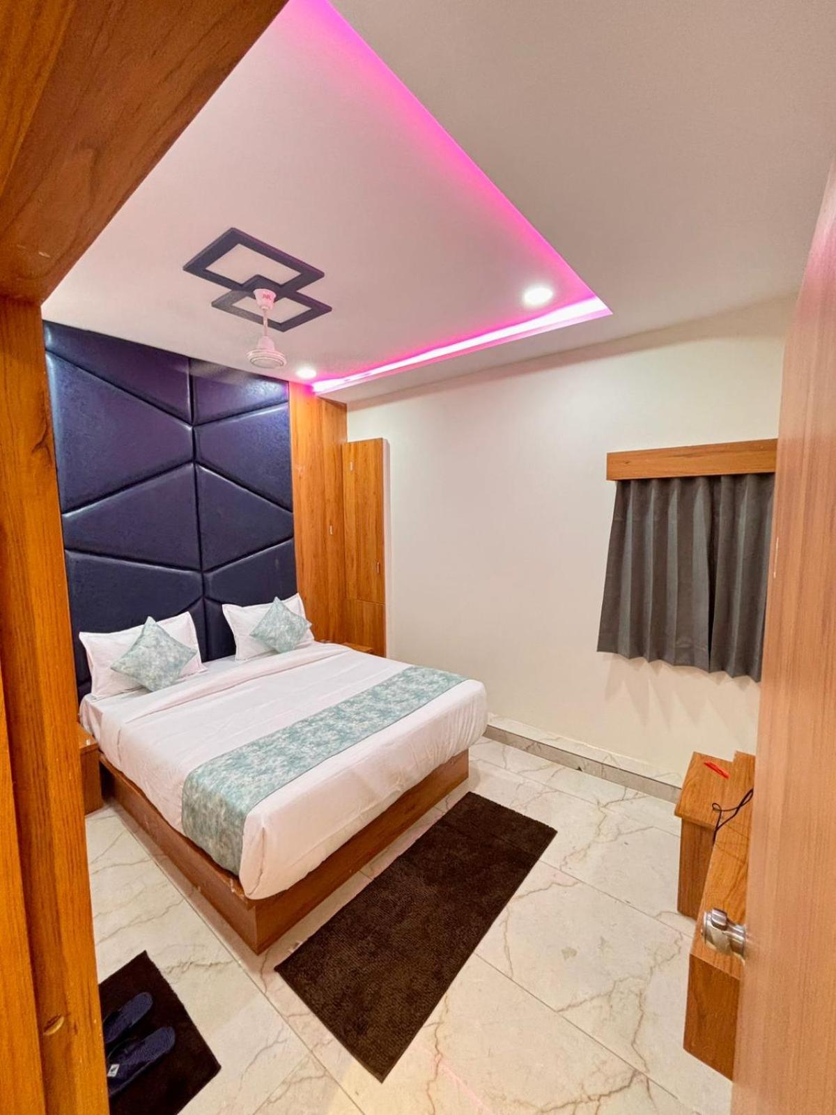 Hotel Palm Residency Ahmedabad