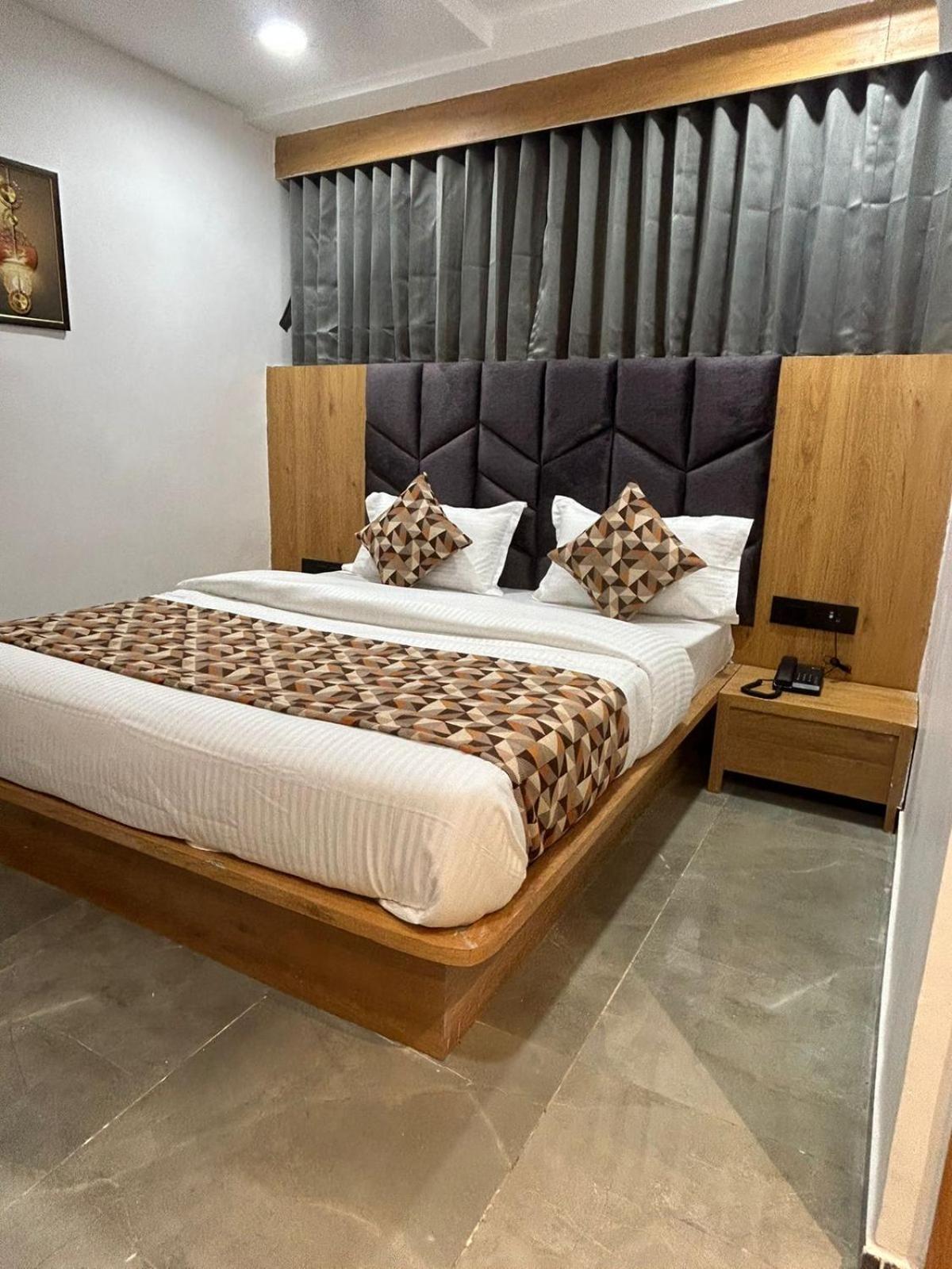 M Grand Hotel 3*