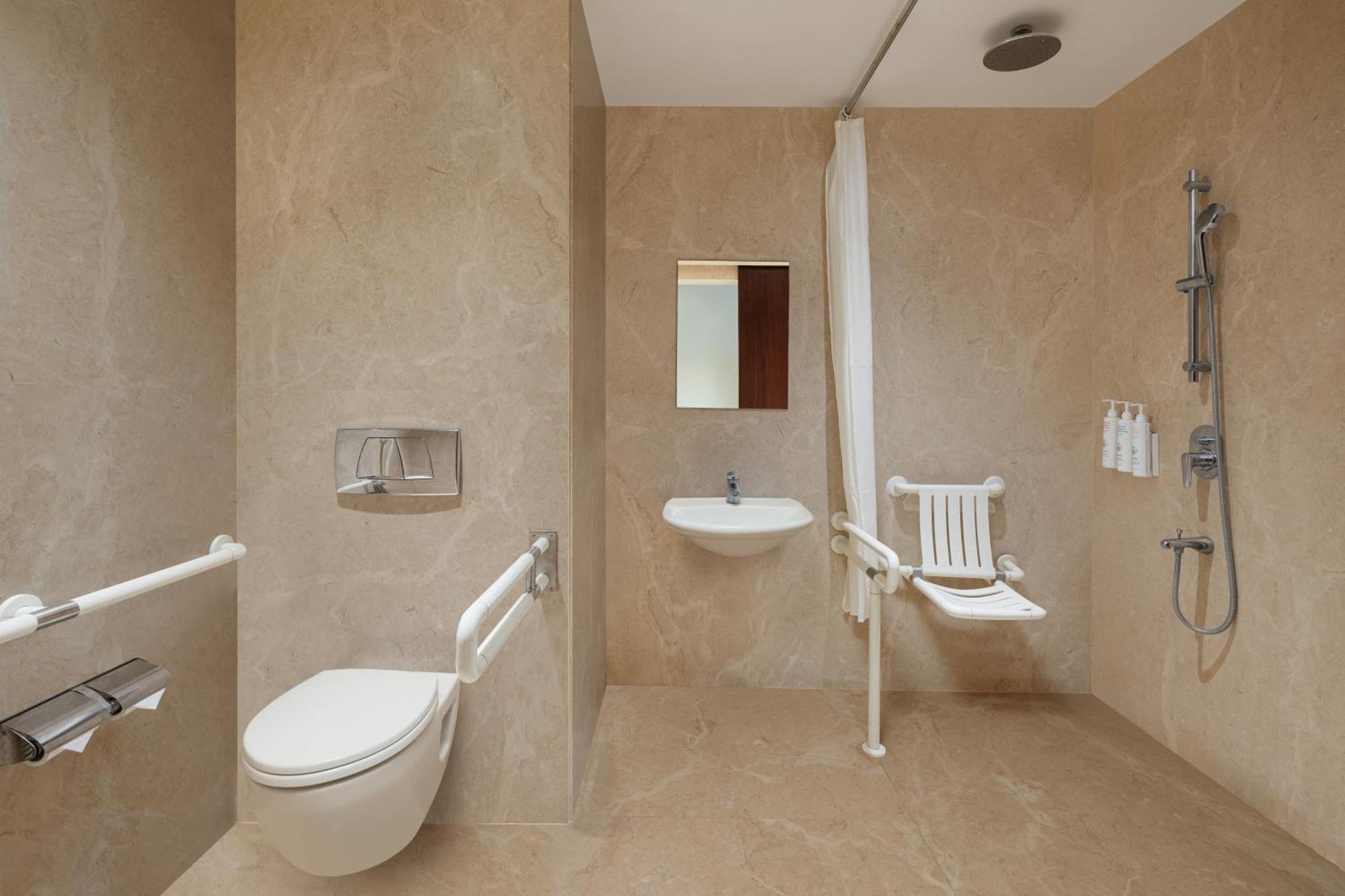 Renaissance Hotel 5*