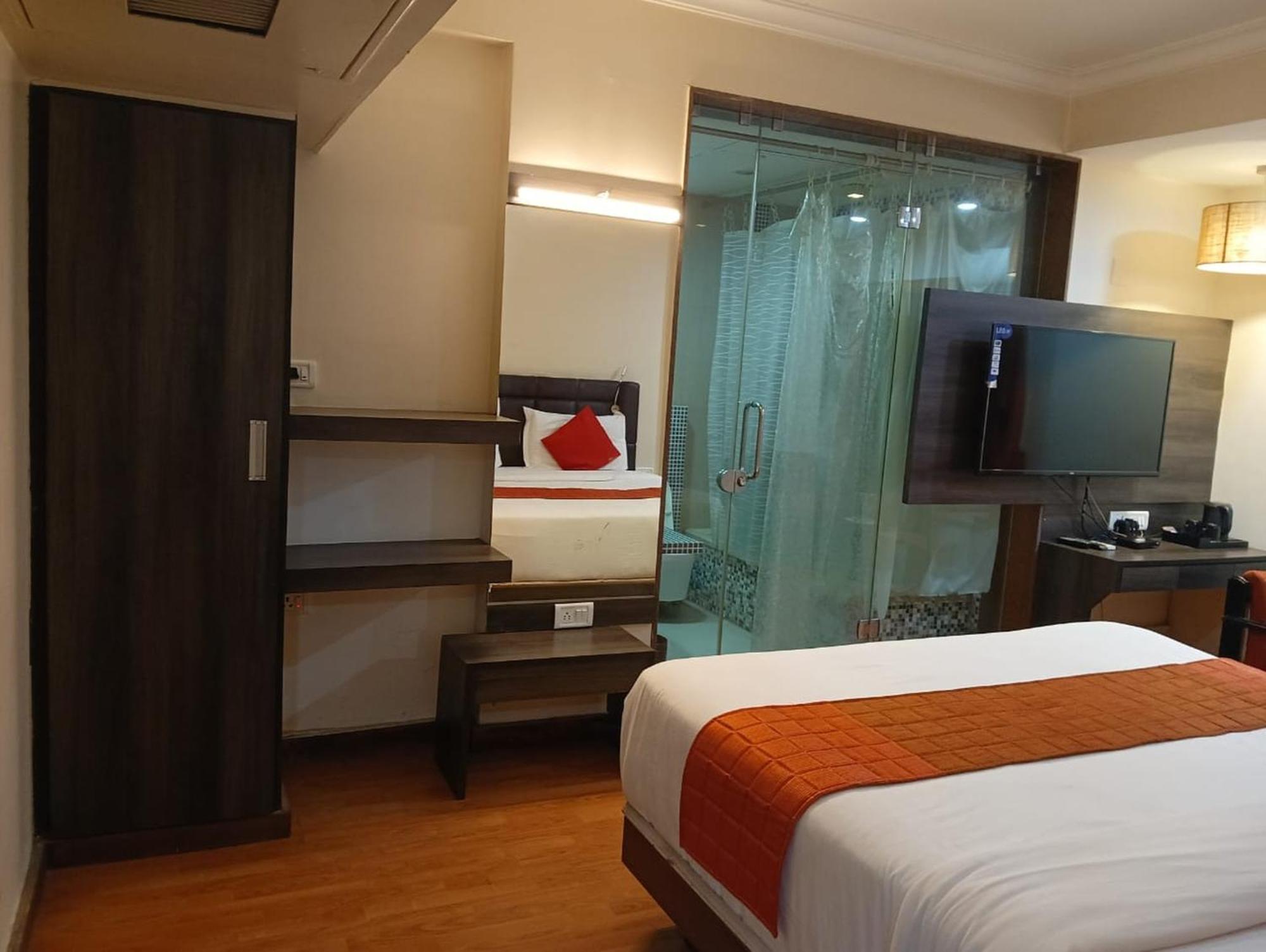 Hotel Crown 3*