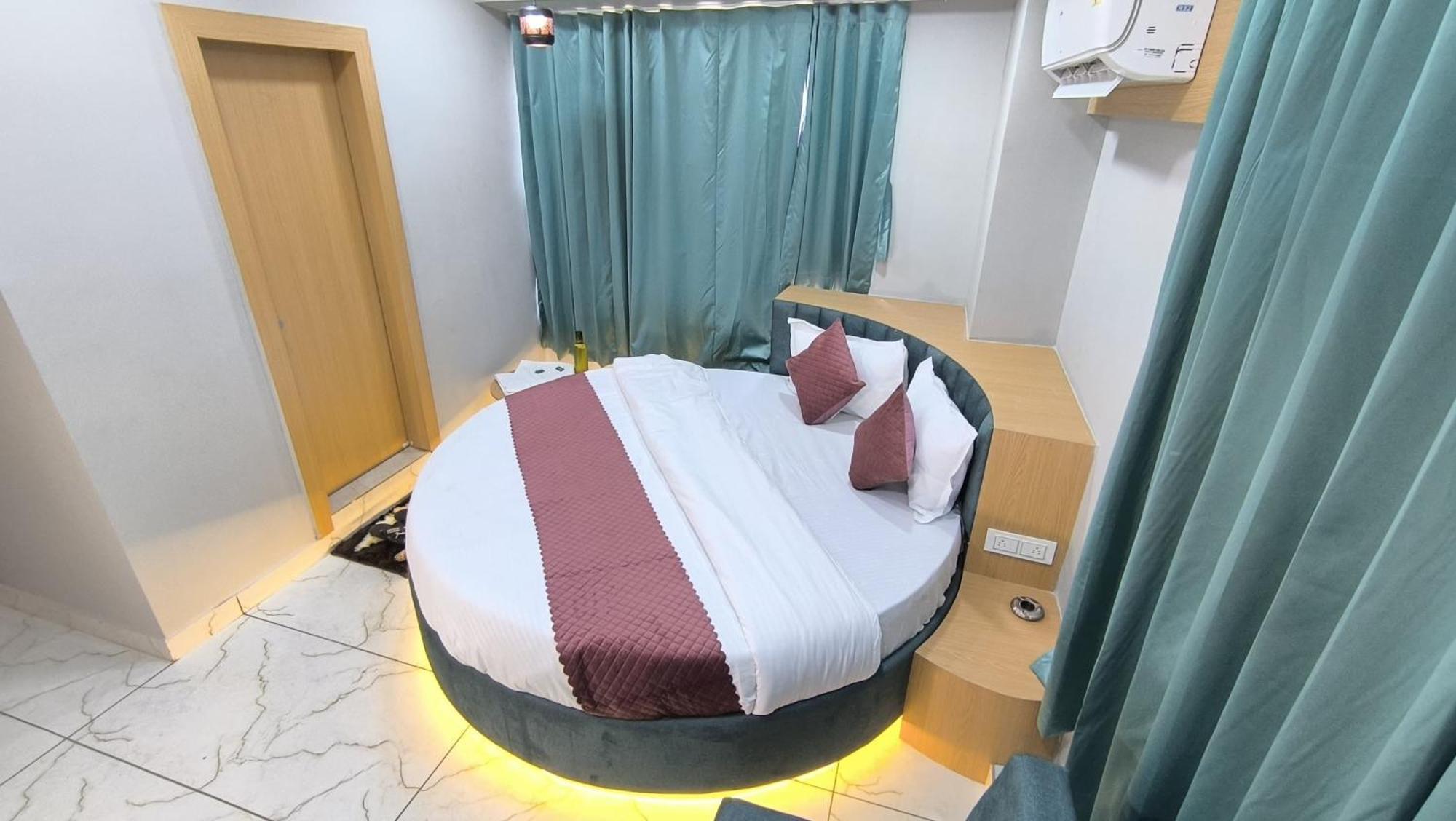 Hotel The Legend 3*