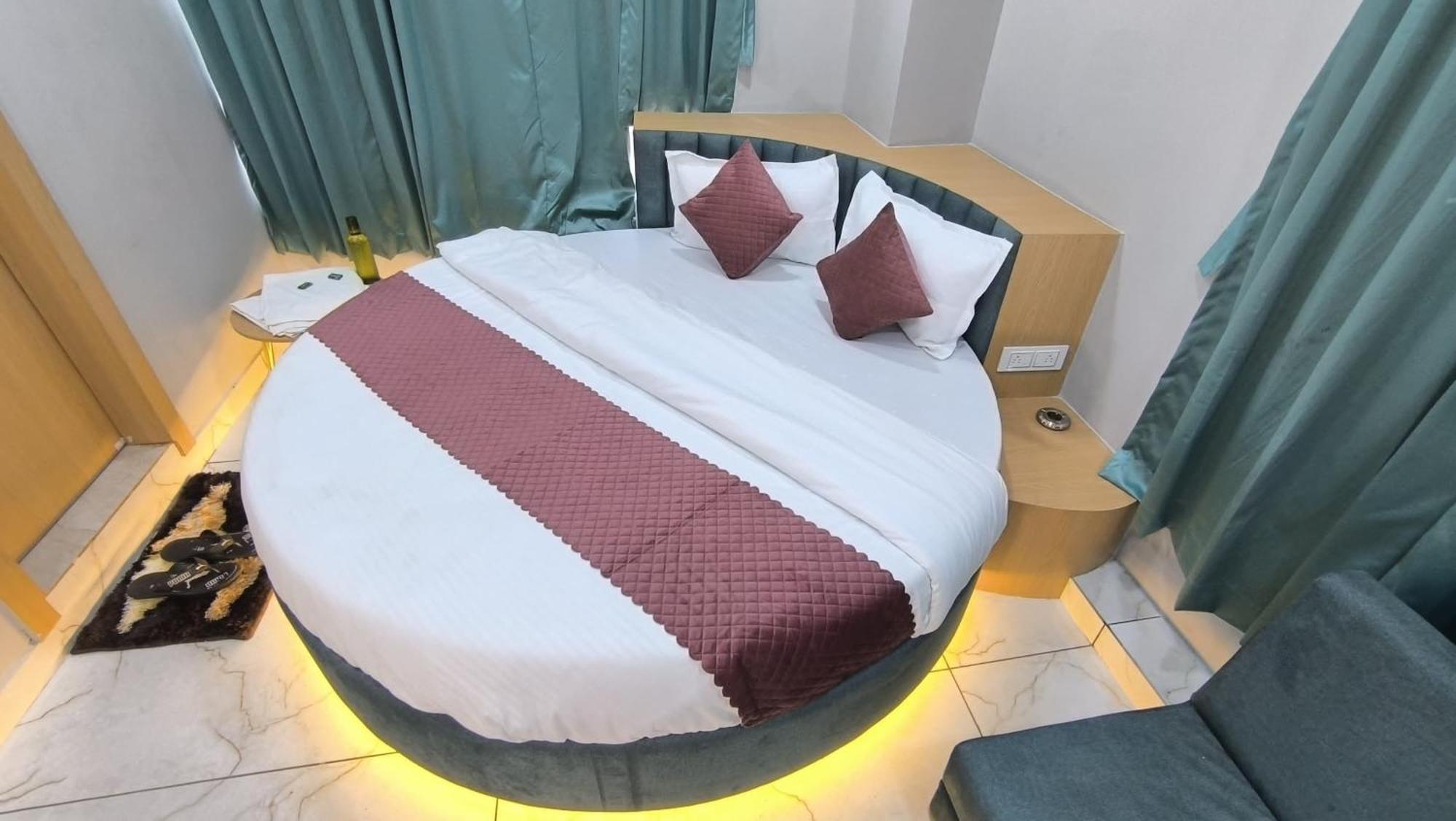 The Legend Hotel 3*
