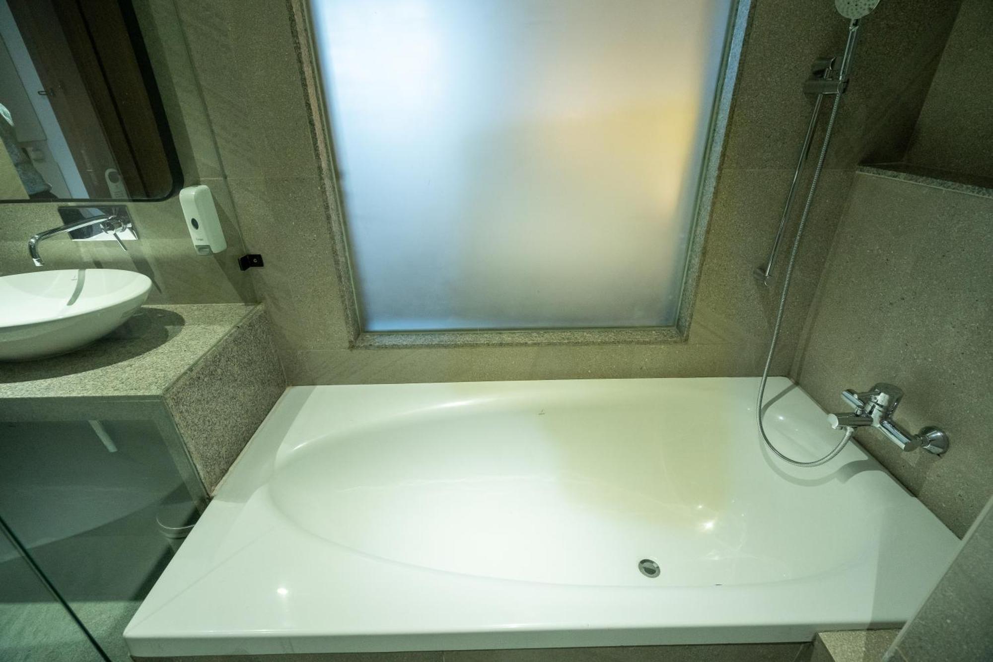 Hotel Mivaante Ahmedabad