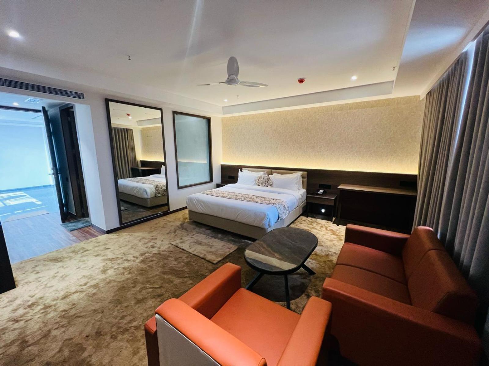 Hotel Mivaante Ahmedabad