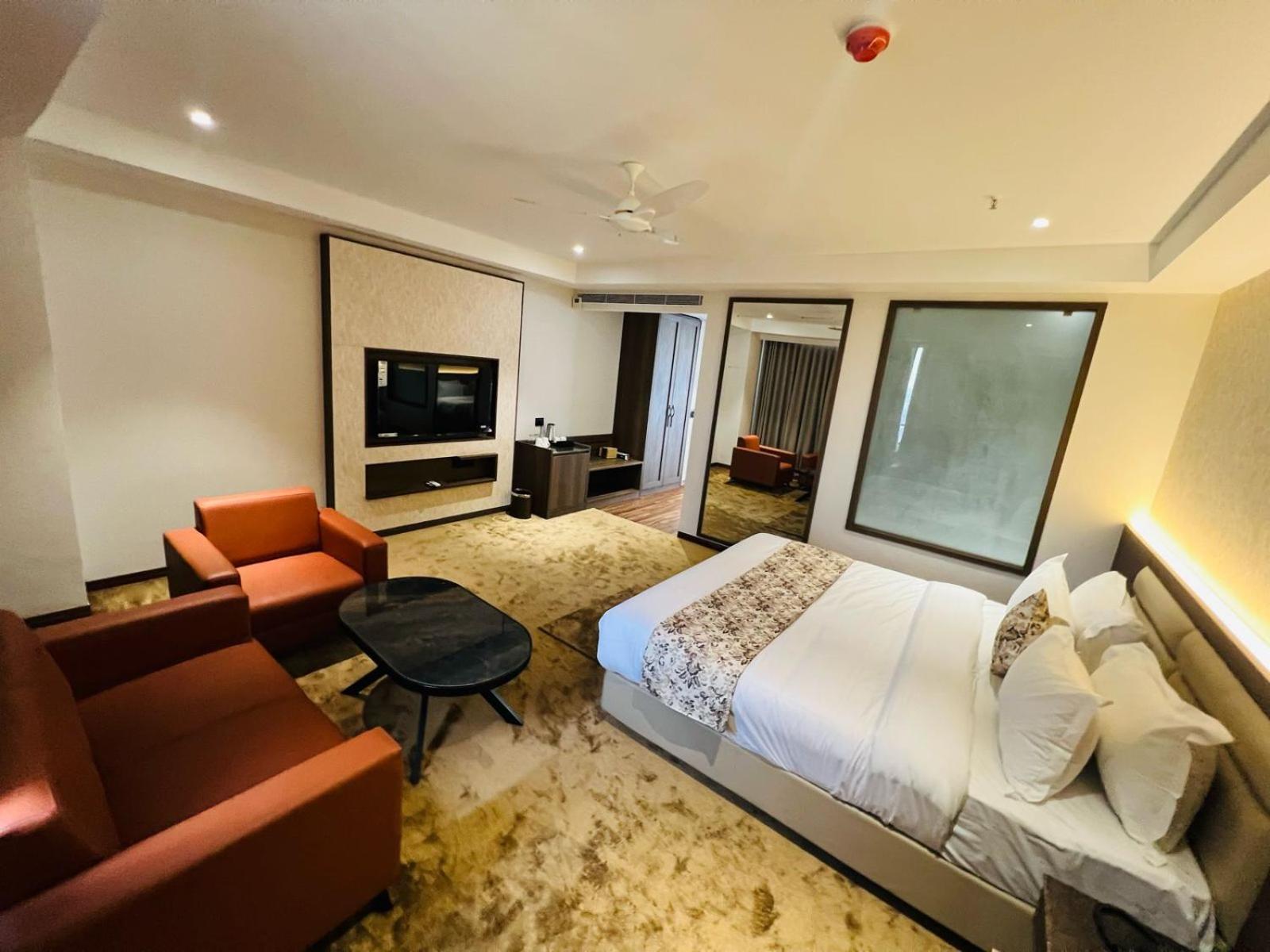 Mivaante Hotel Ahmedabad