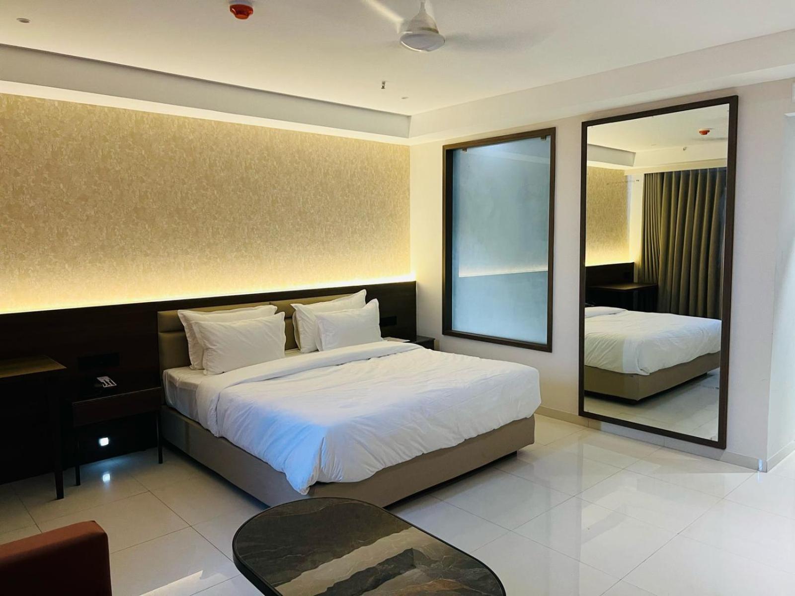 Hotel Mivaante Ahmedabad