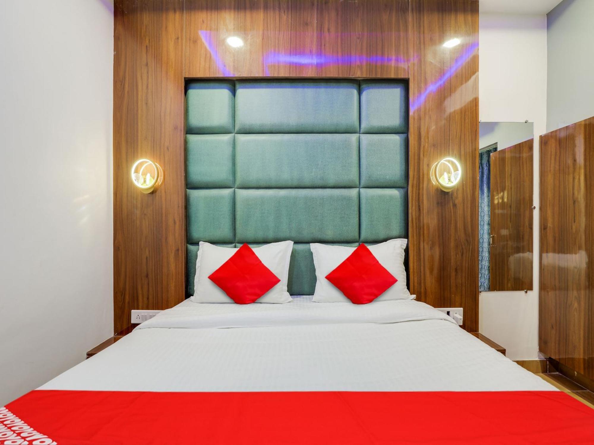 O Bhanu Hotel