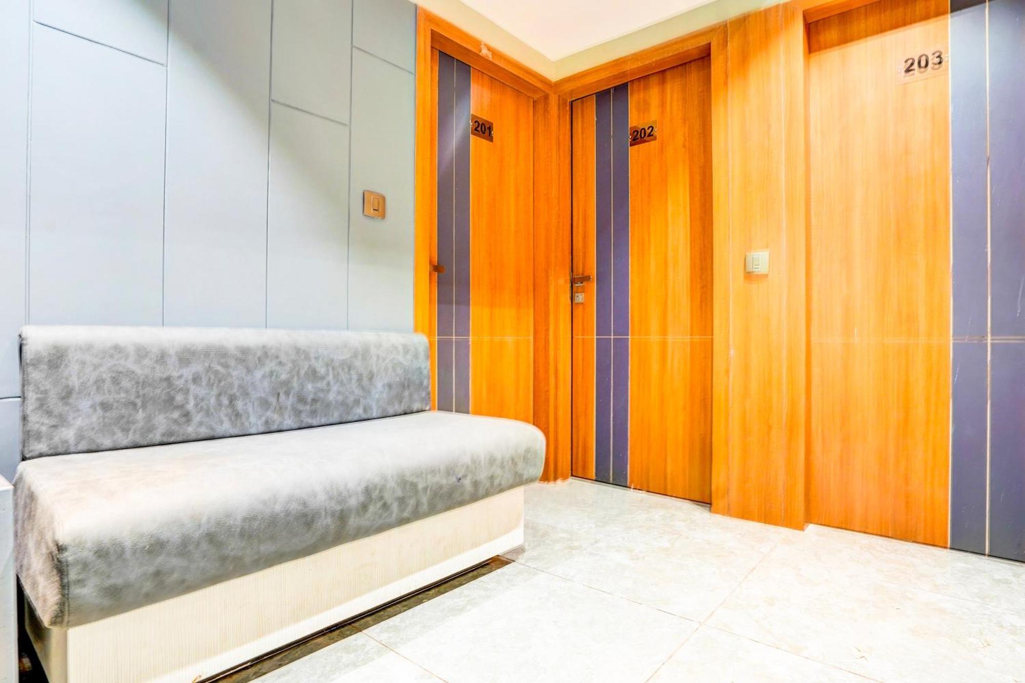 Collection O Relax Hotel 4*