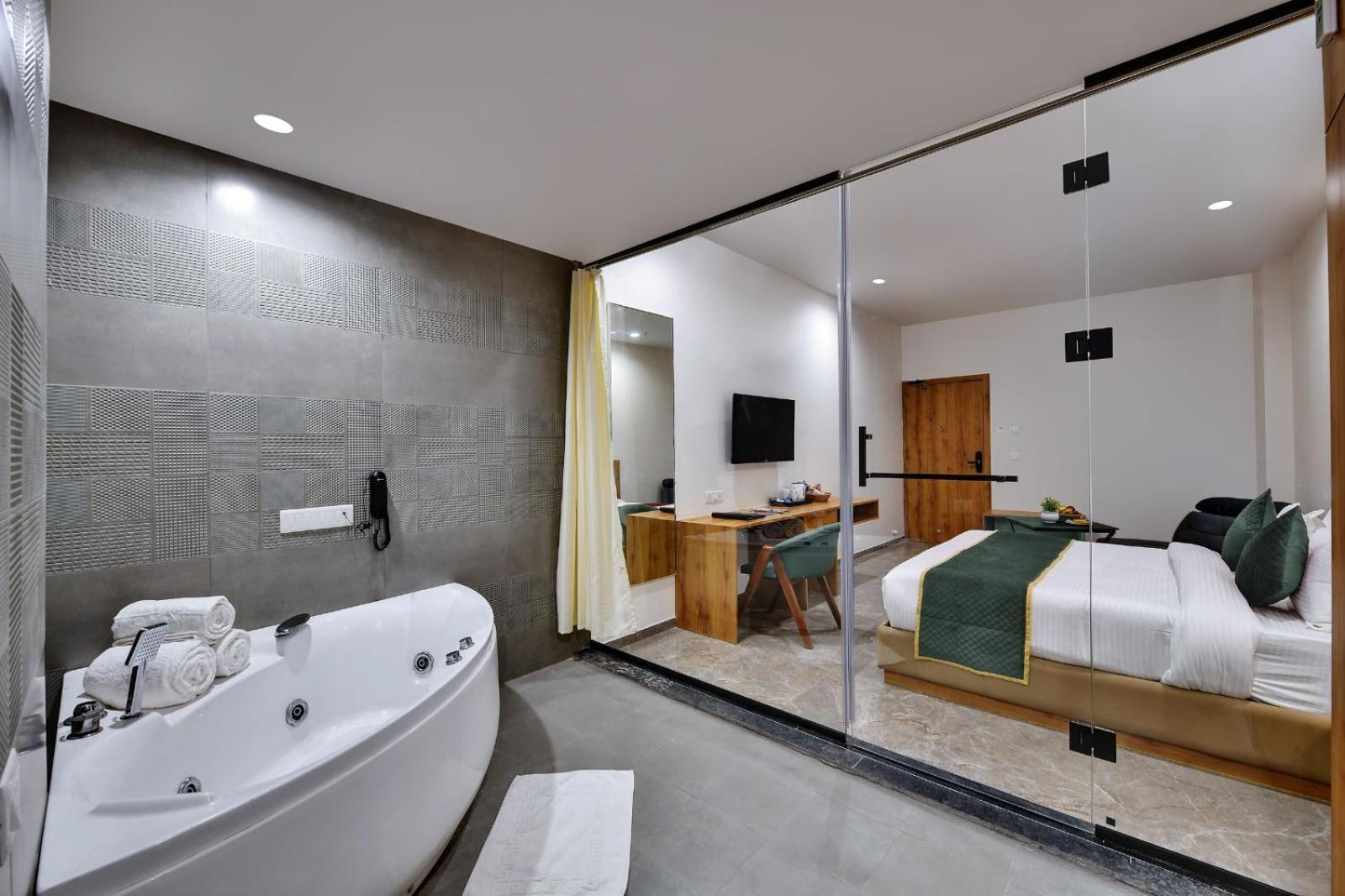Comfort Sapphire Chandkheda, Hotel Ahmedabad