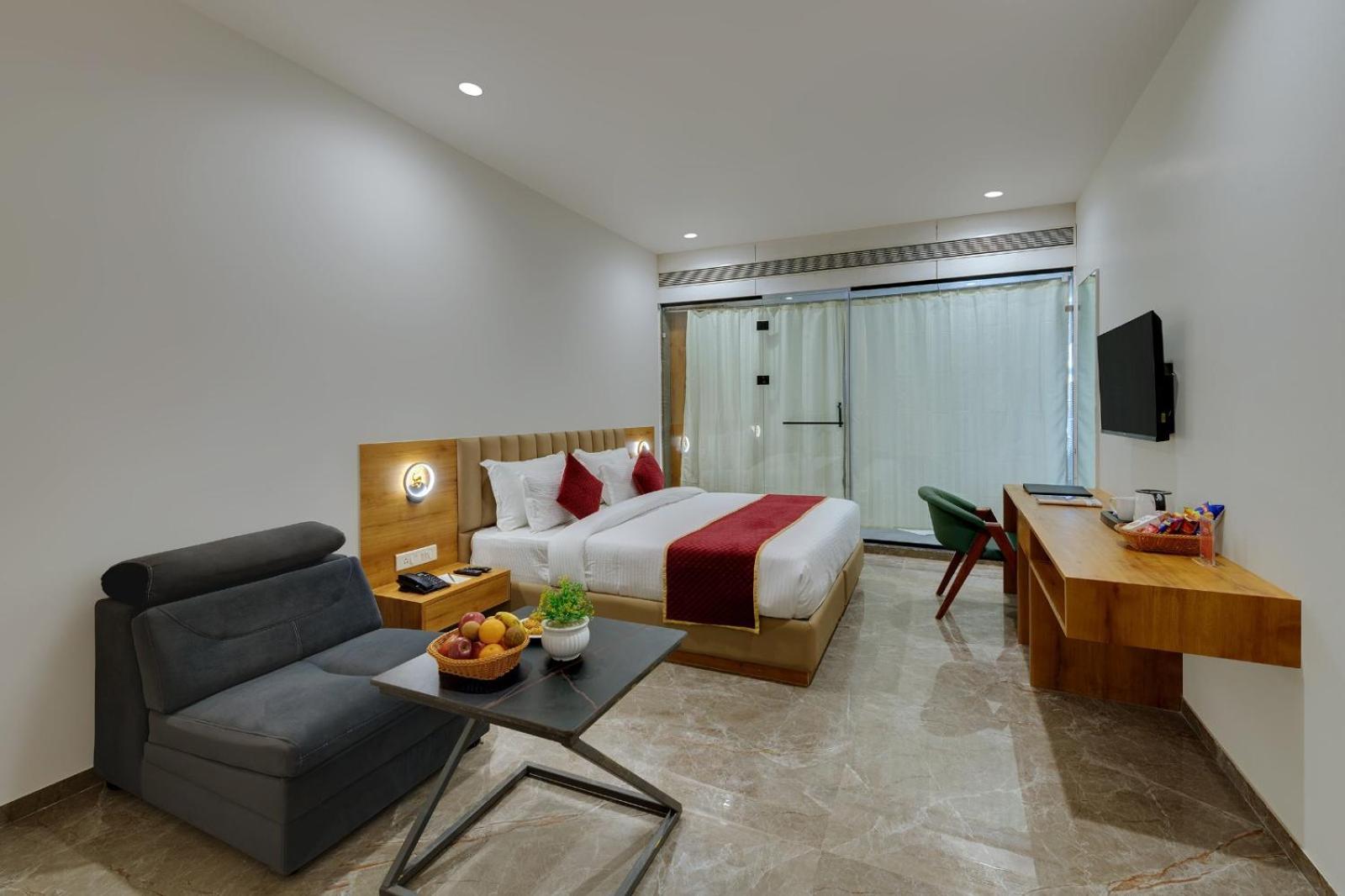 Hotel Comfort Sapphire Chandkheda,