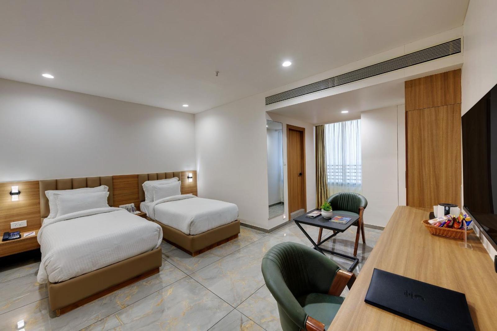 Hotel Comfort Sapphire Chandkheda,