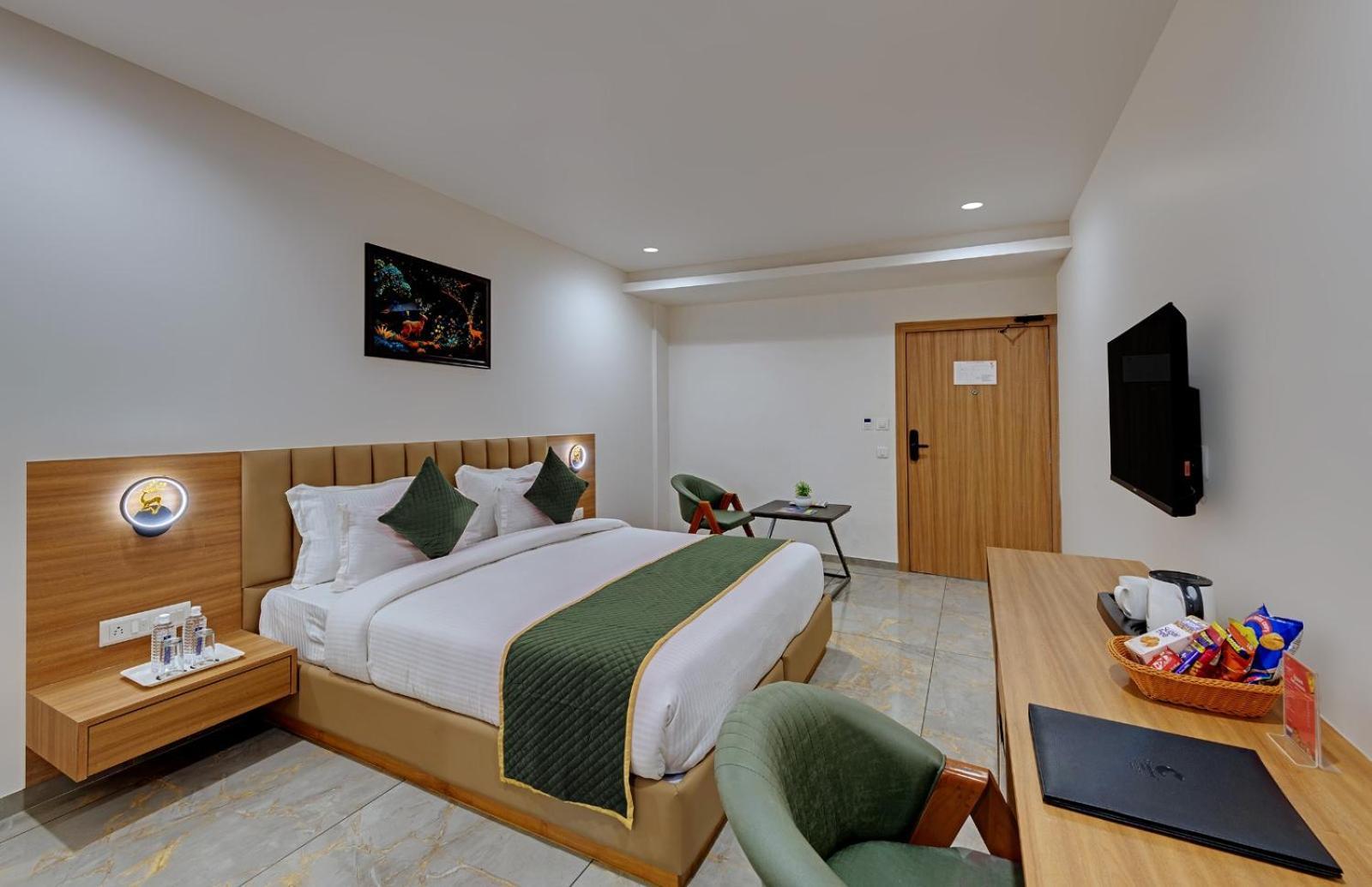 Hotel Comfort Sapphire Chandkheda,