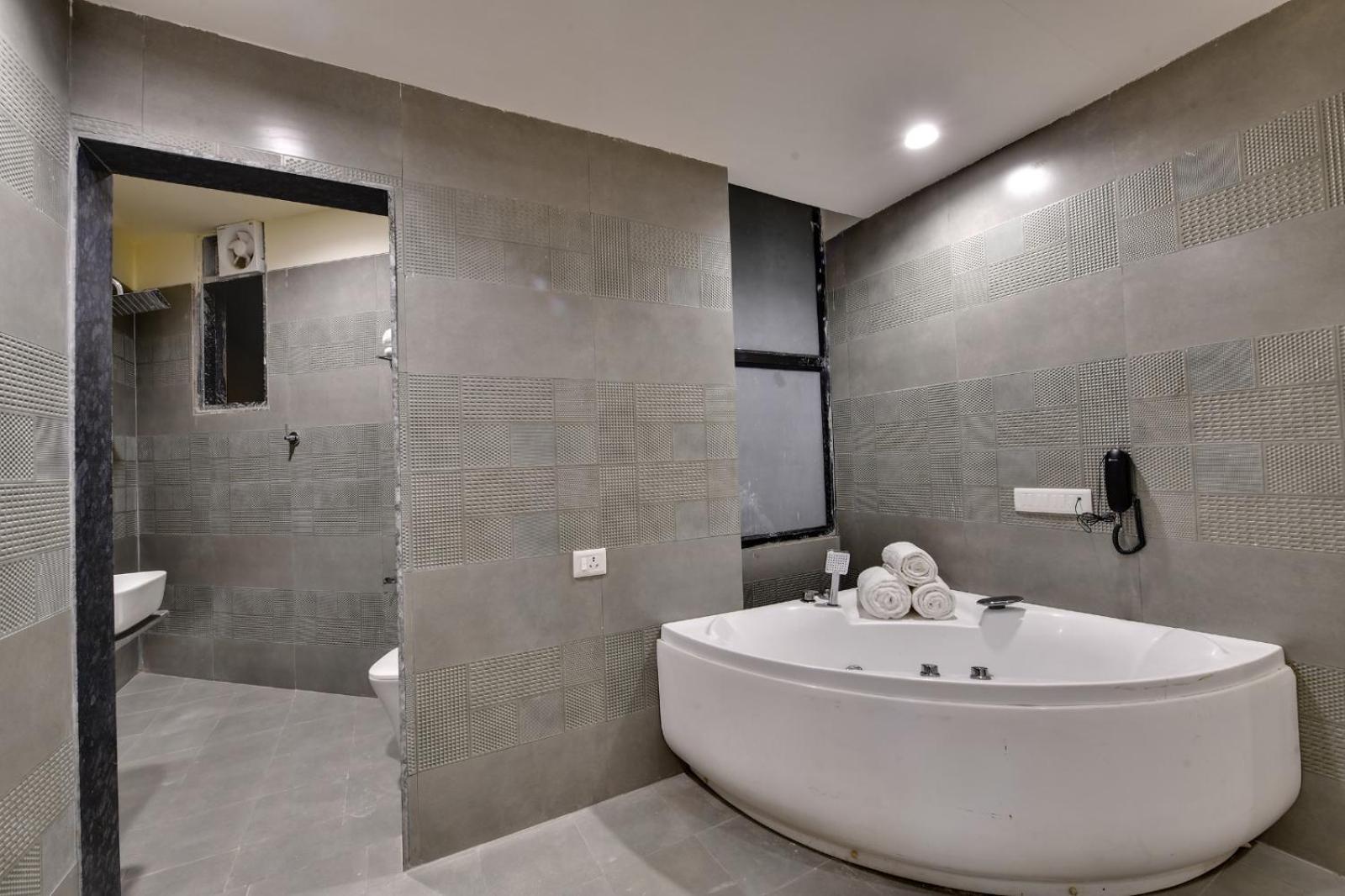 Comfort Sapphire Chandkheda, Hotel Ahmedabad
