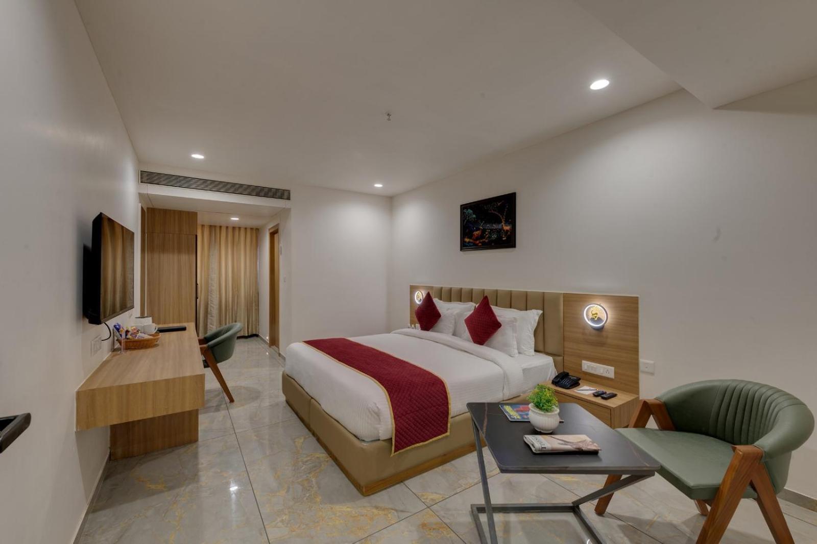 Hotel Comfort Sapphire Chandkheda, Ahmedabad