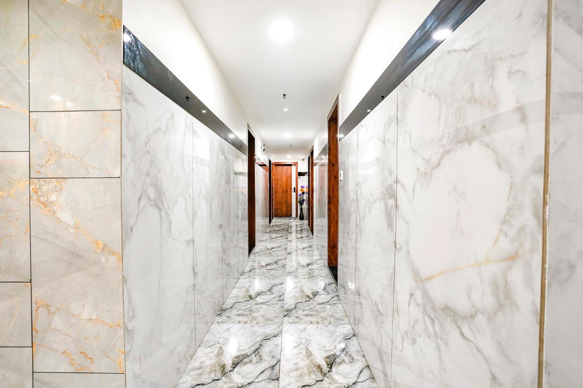 Fabhotel Namantra - Nr Apollo Circle Sardar Patel Ring Road 3*