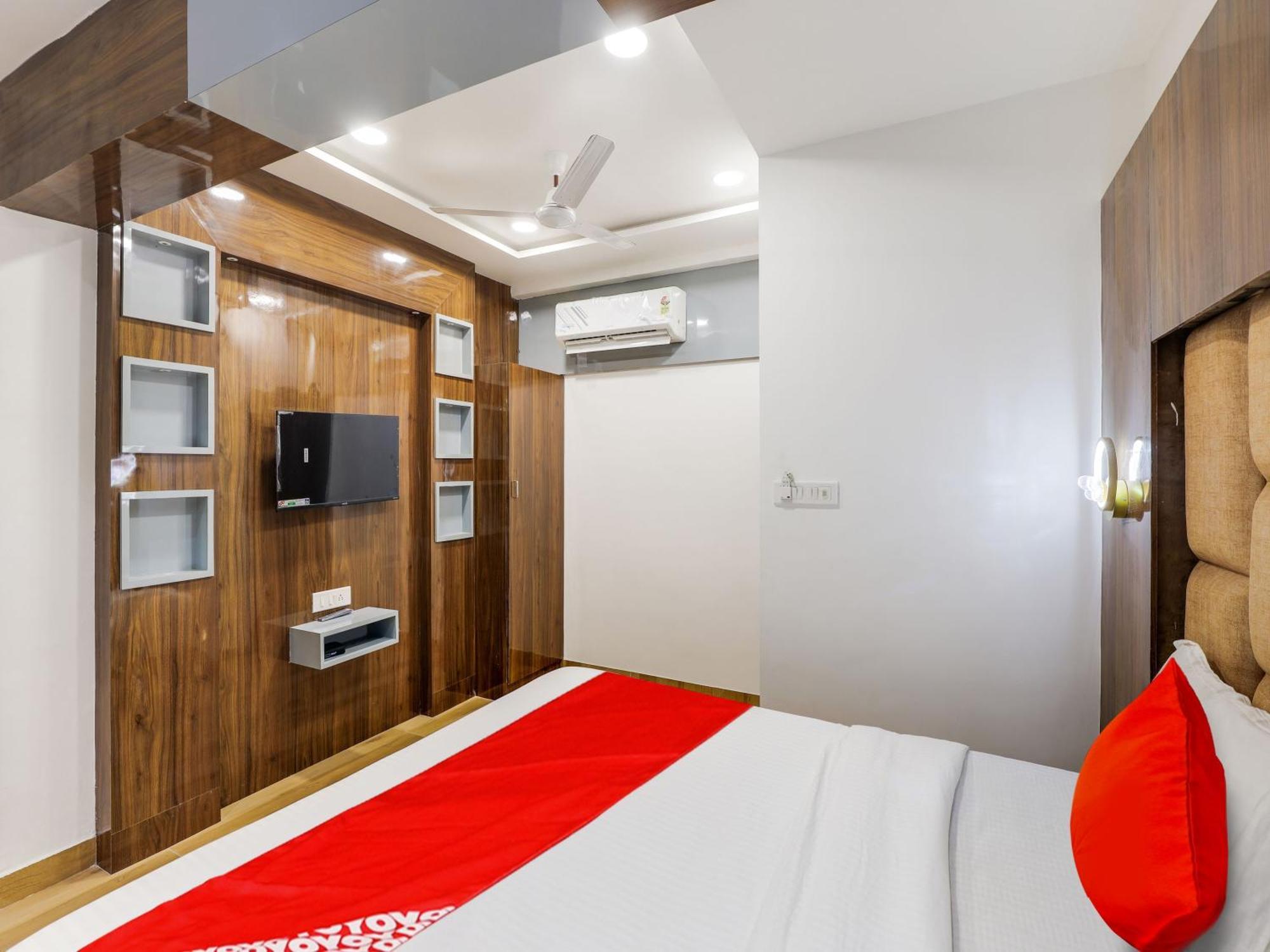 O Bhanu Hotel