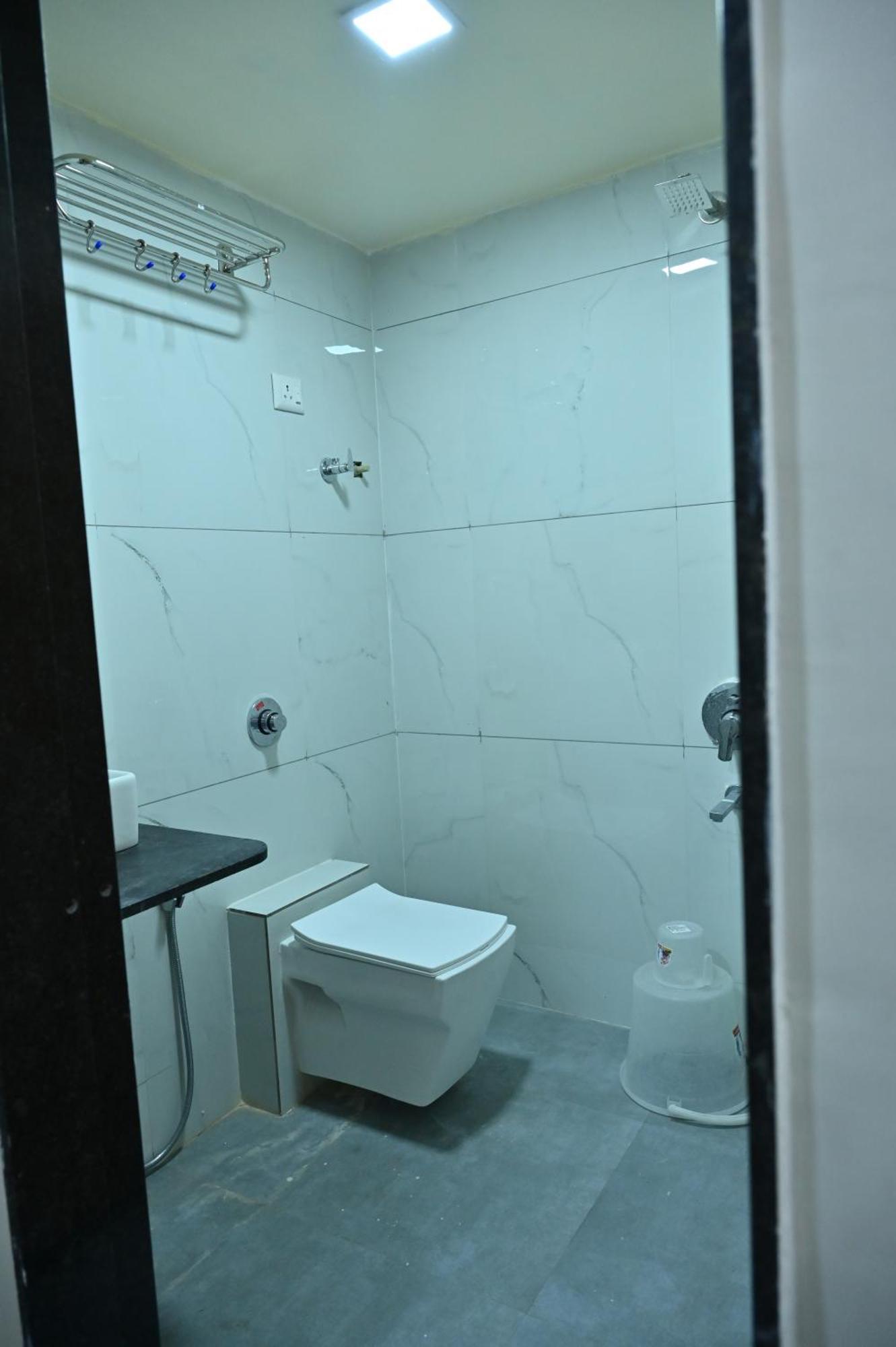 Sury Hotel *