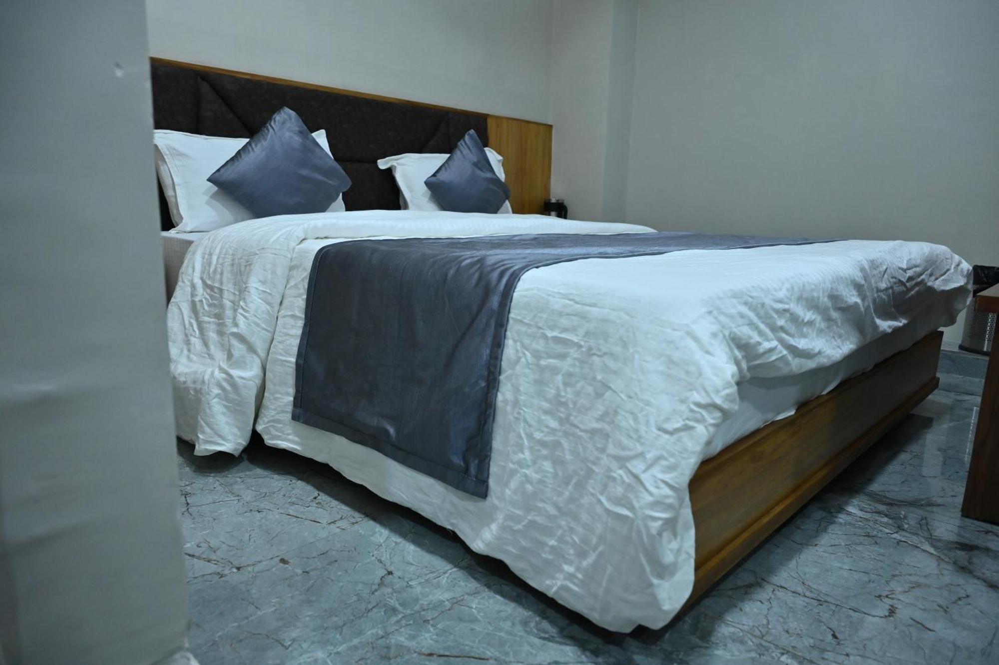 Hotel Sury *
