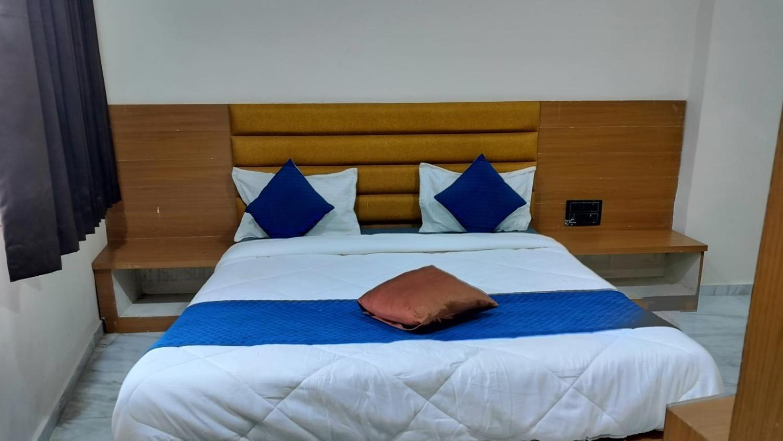 Hotel Konark Ahmedabad