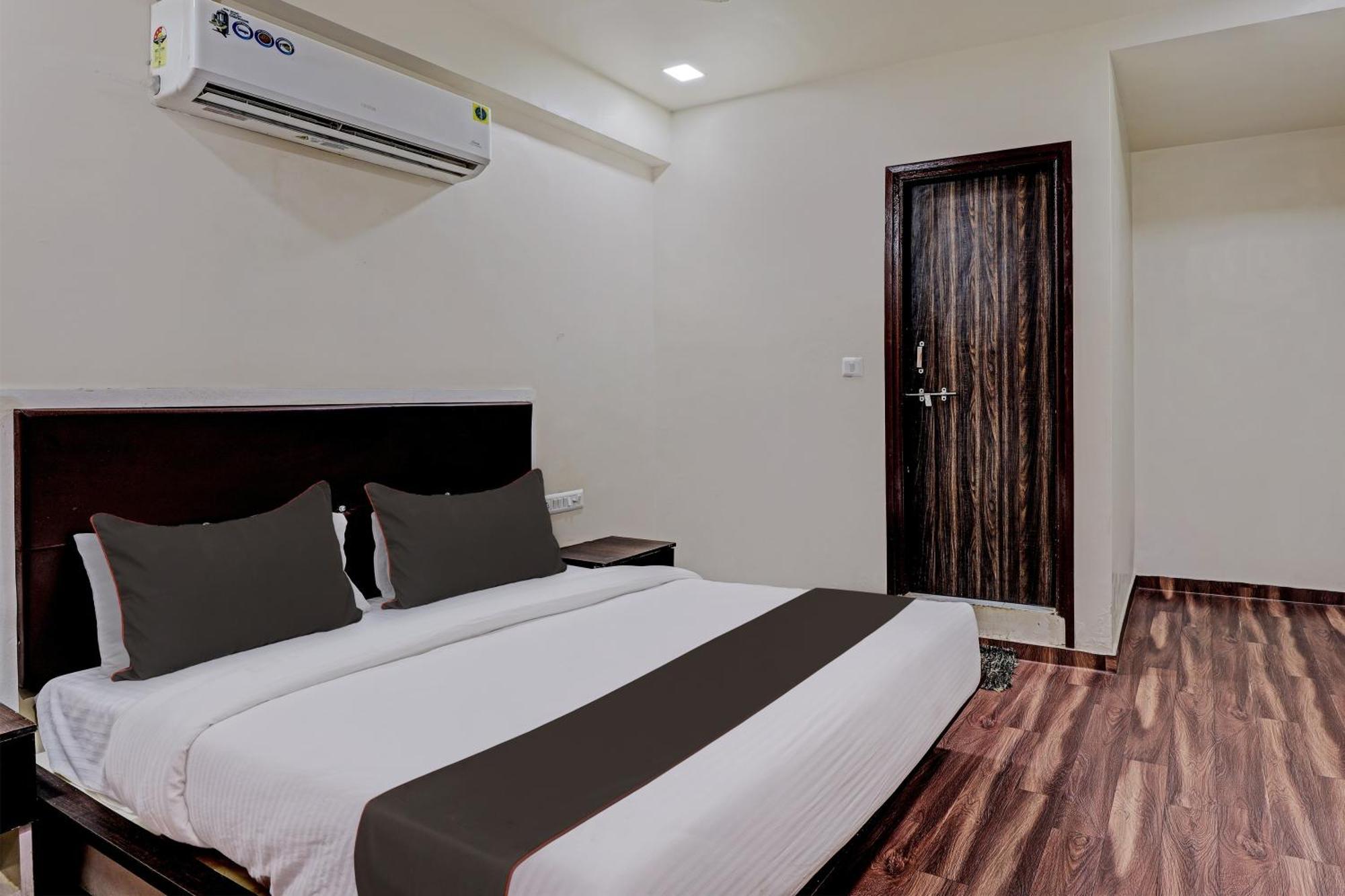 Hotel O Royal Inn 4*