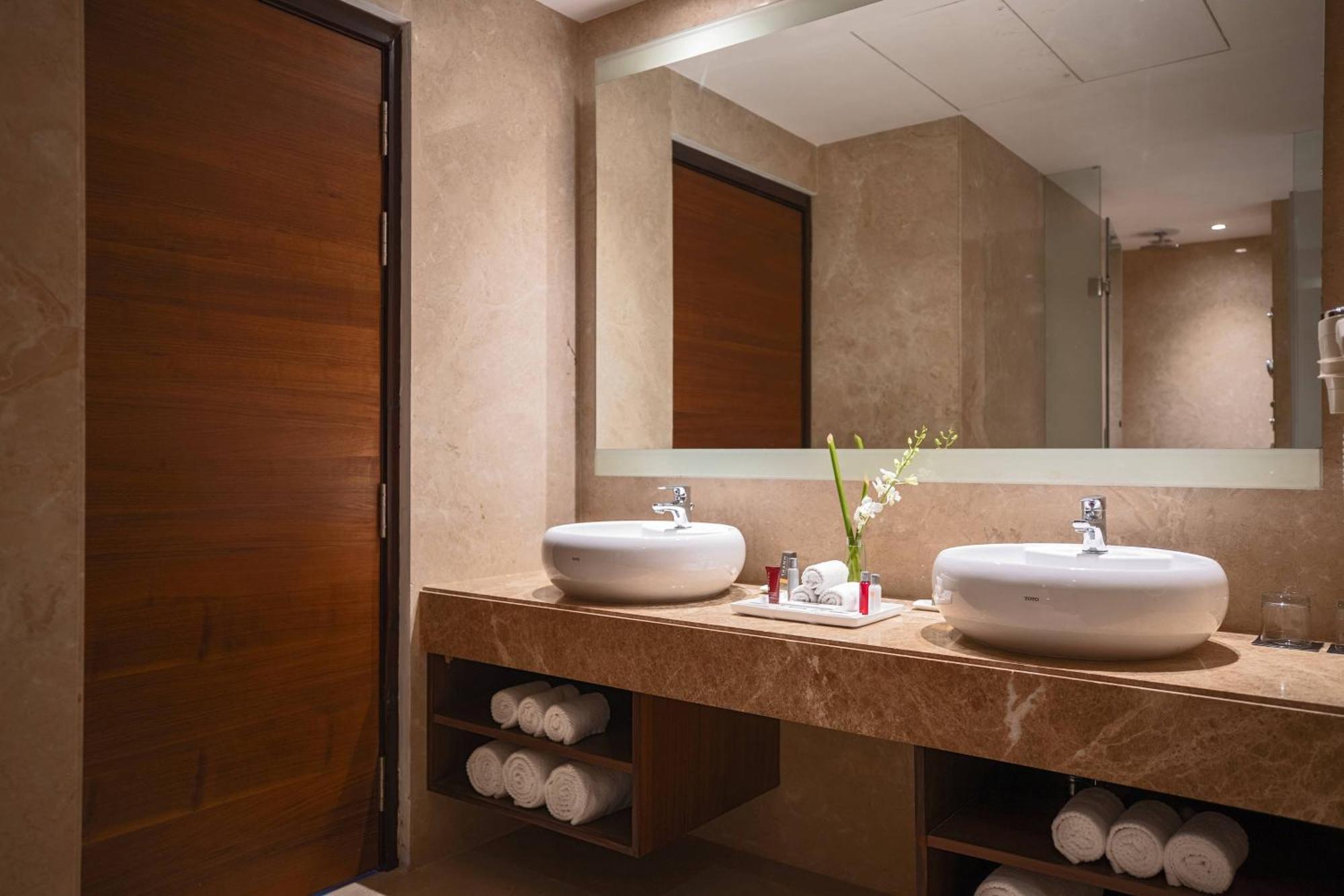 Hotel Renaissance Ahmedabad