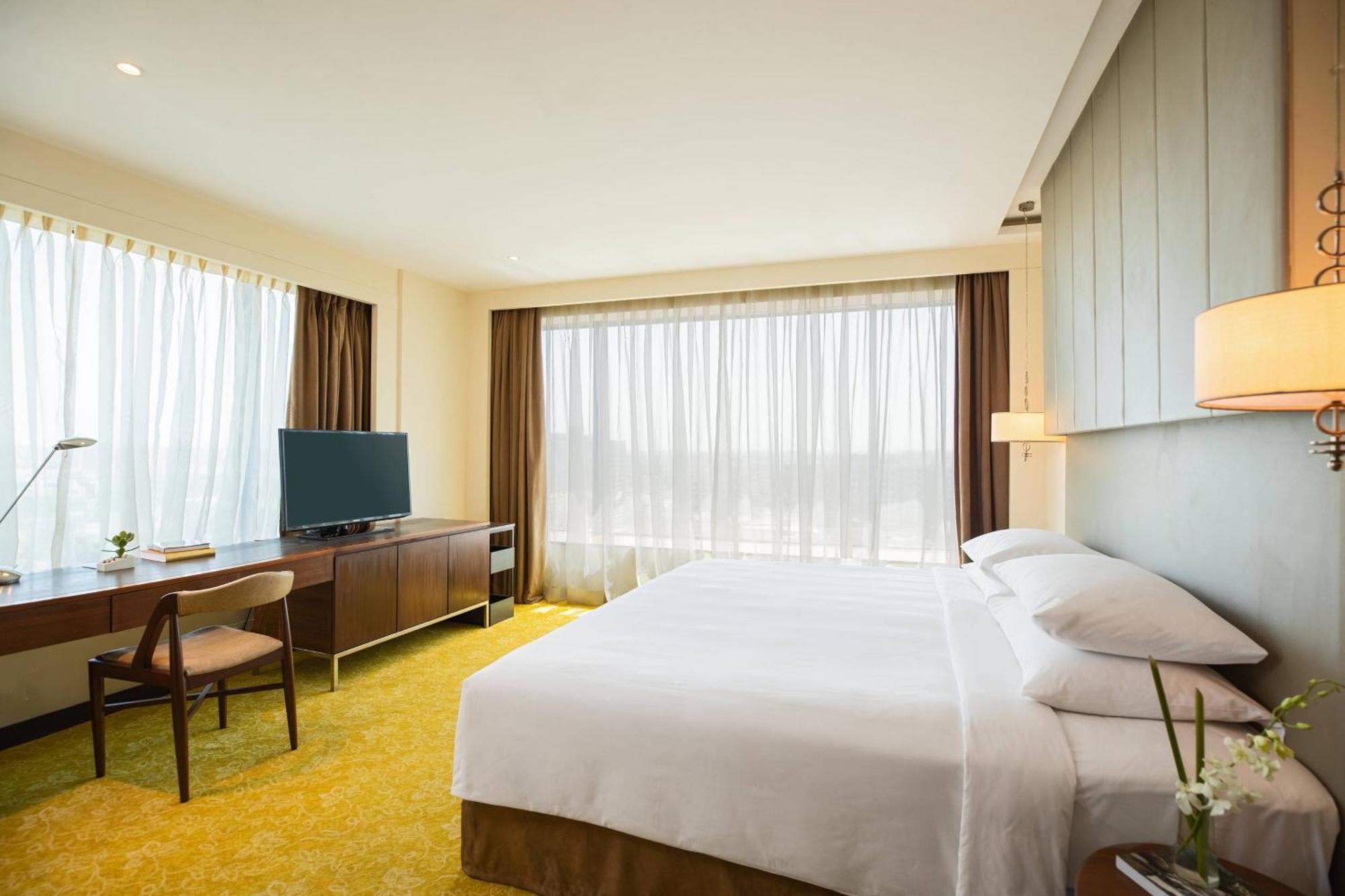 Hotel Renaissance 5*