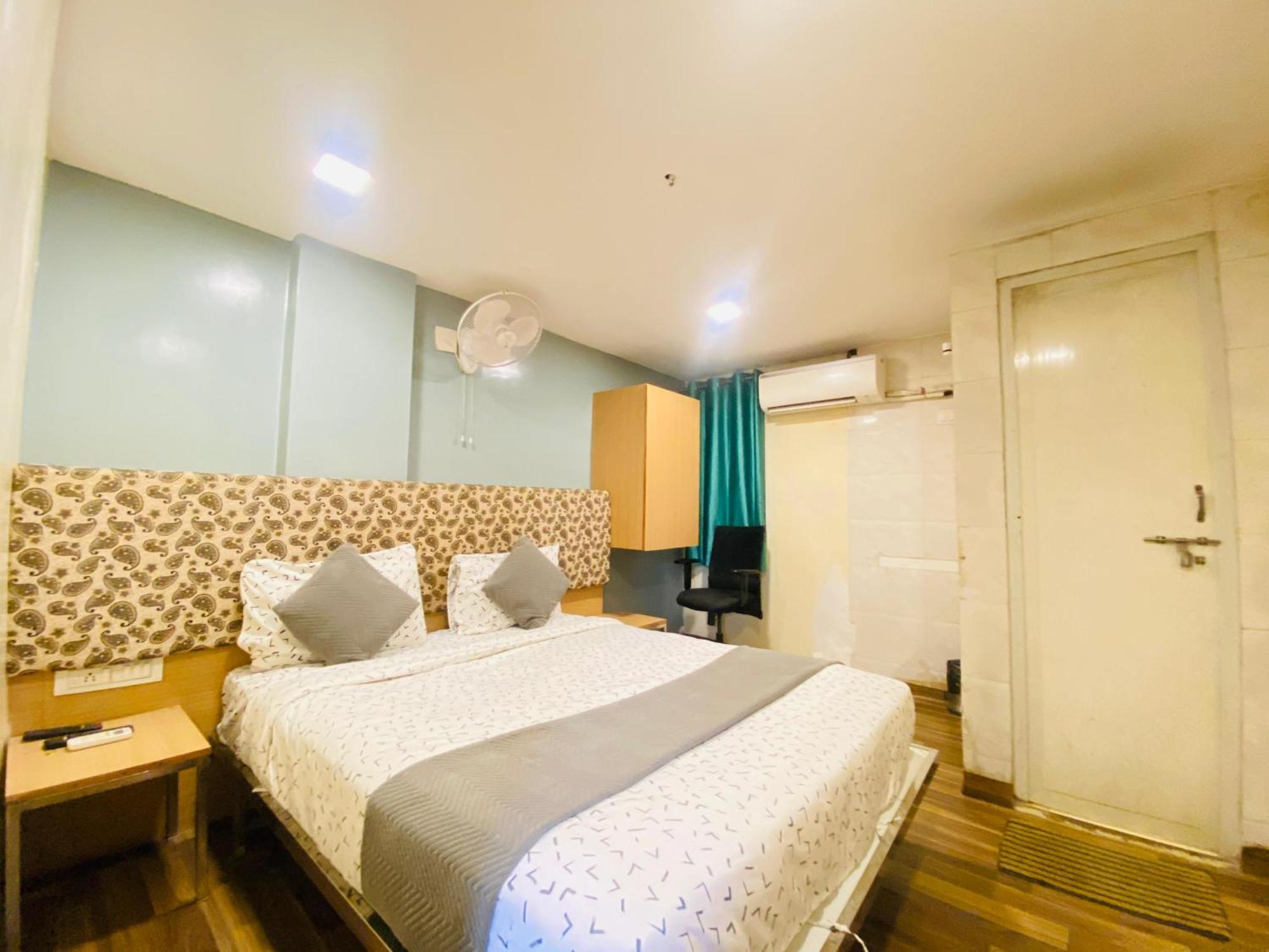 Abc Satellite Prahlad Nagar Hotel *