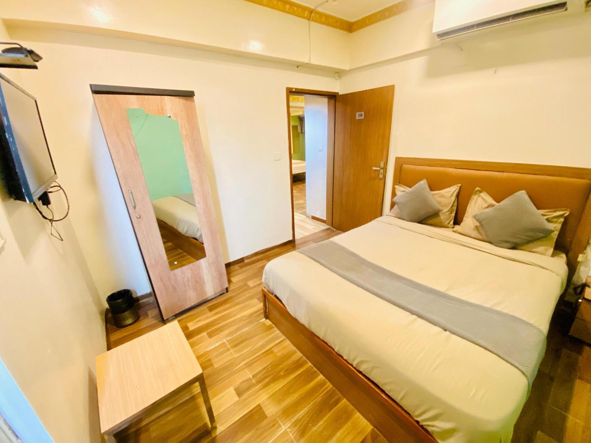 Abc Satellite Prahlad Nagar Hotel *