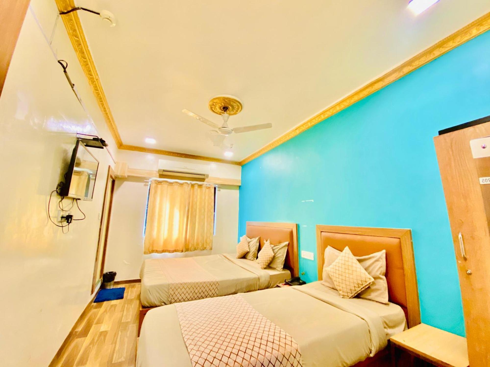 Abc Satellite Prahlad Nagar Hotel *