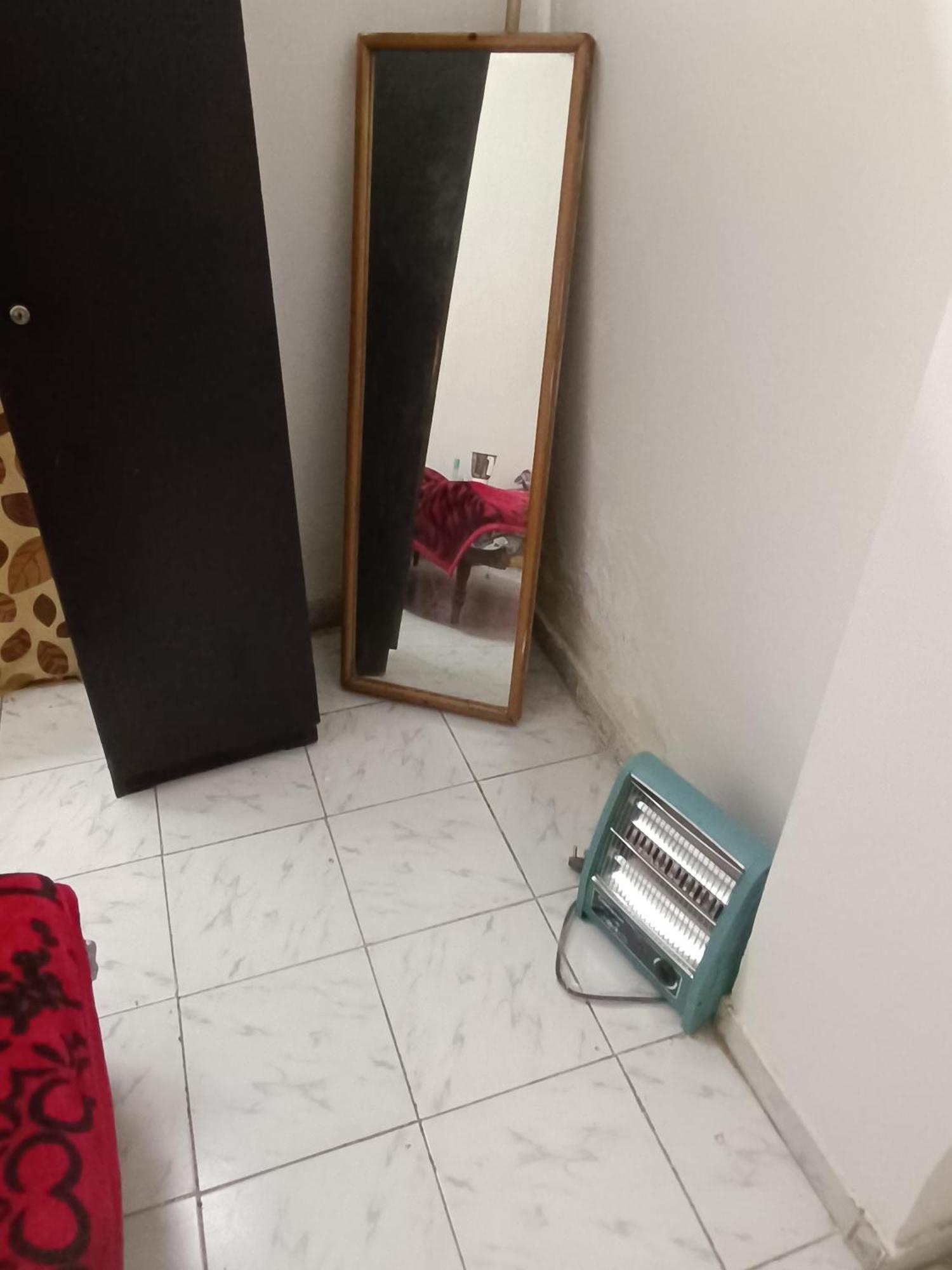 Hostel Chintamani Siddhi Chakra Apartment, Bed Spaces For Cold Play