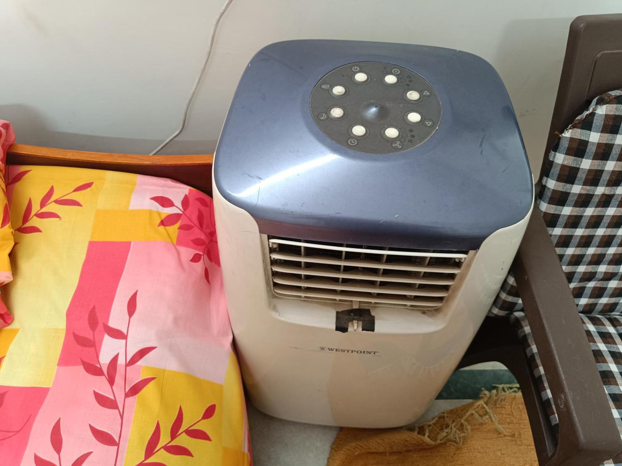 Hostel Chintamani Siddhi Chakra Apartment, Bed Spaces For Cold Play