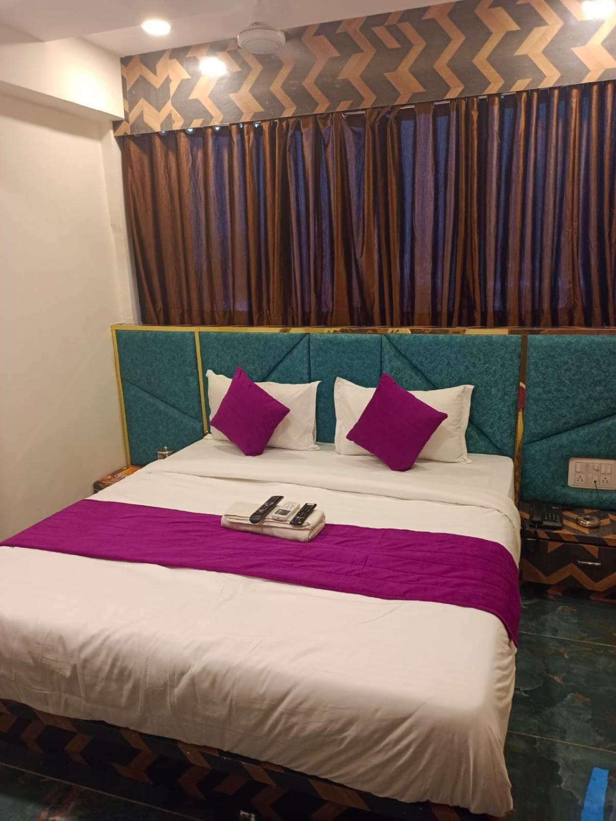 Karnavati Hotel 3*