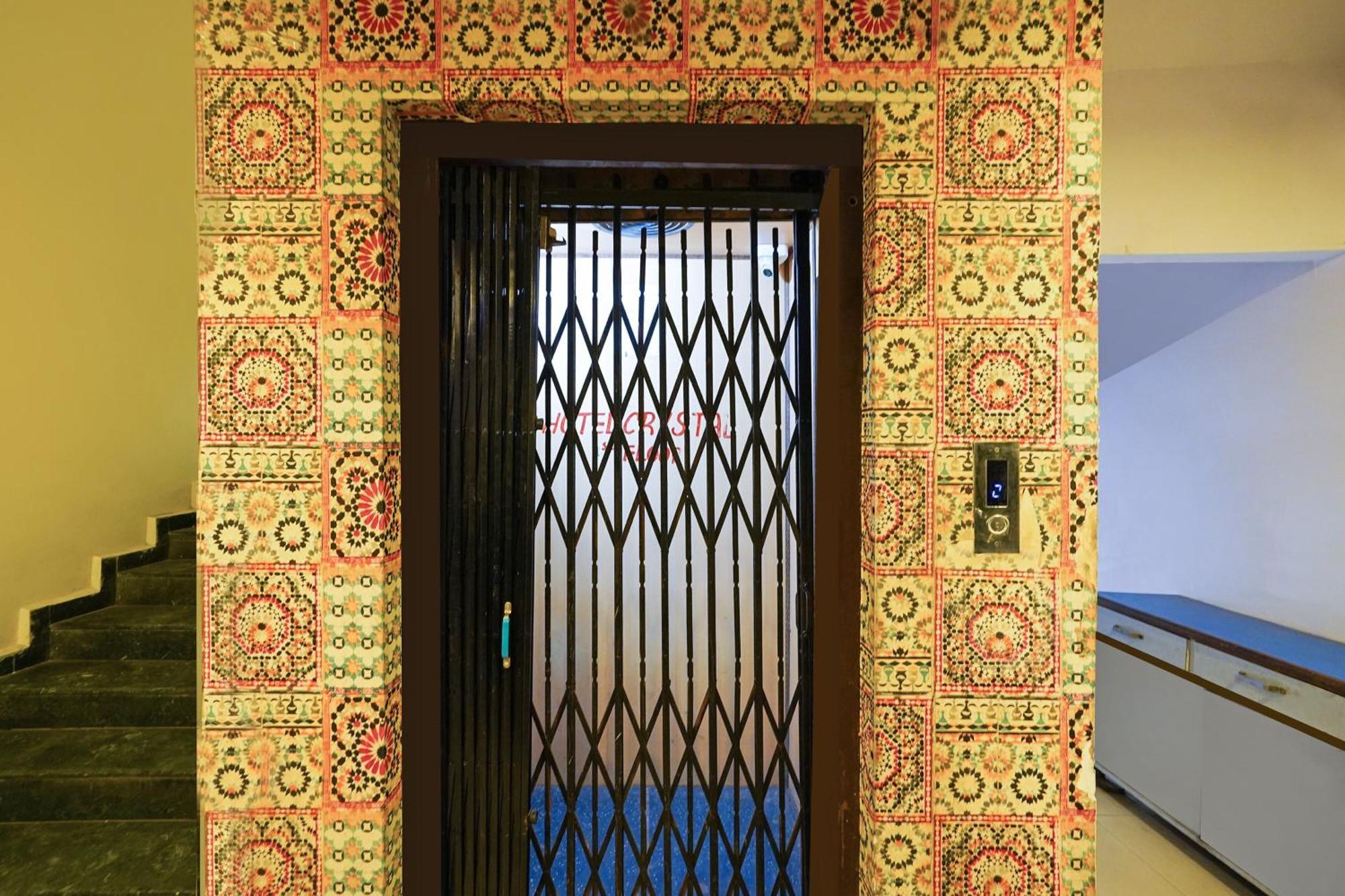 Hotel O Crystal