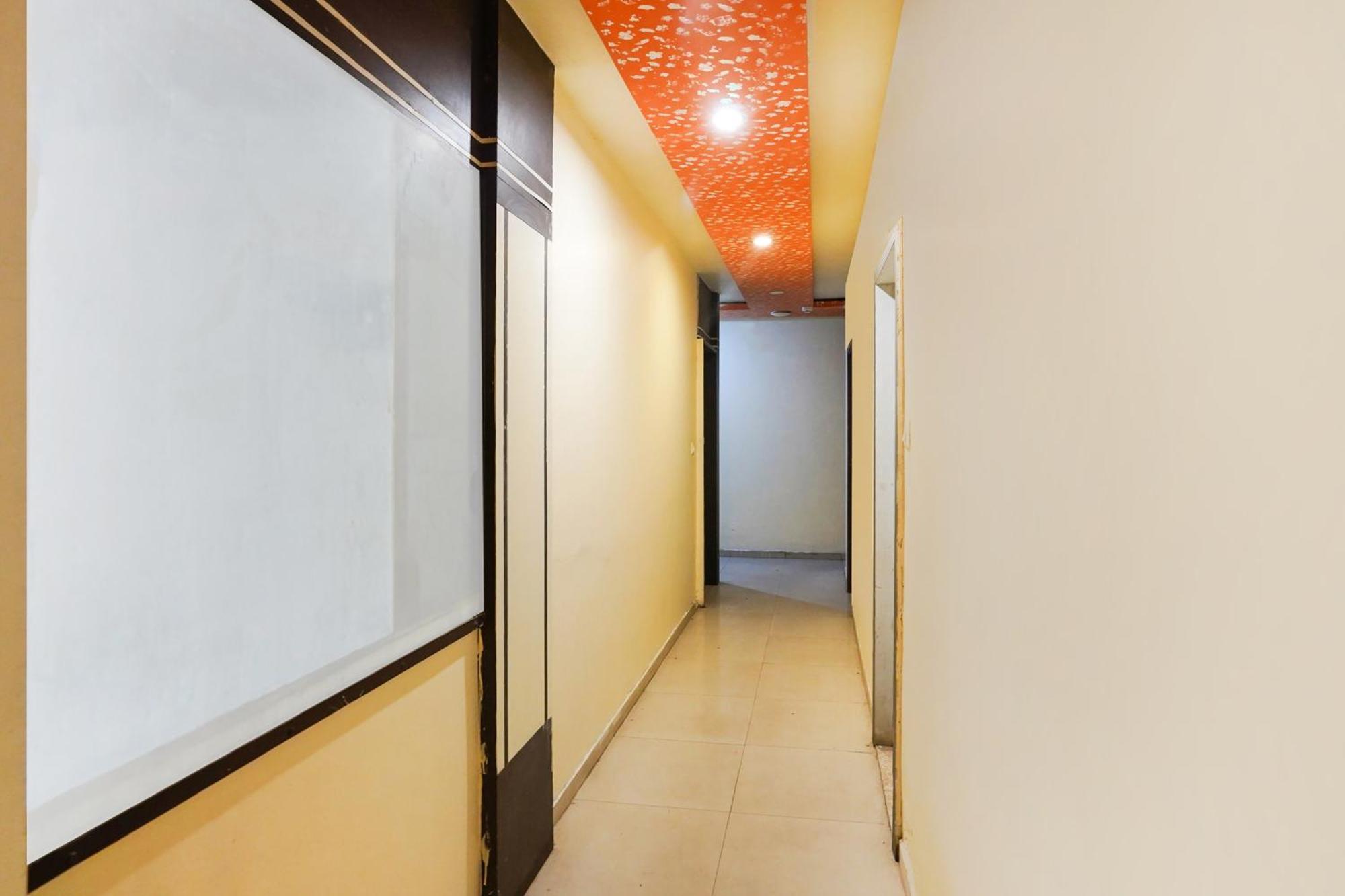 Hotel O Crystal 4*