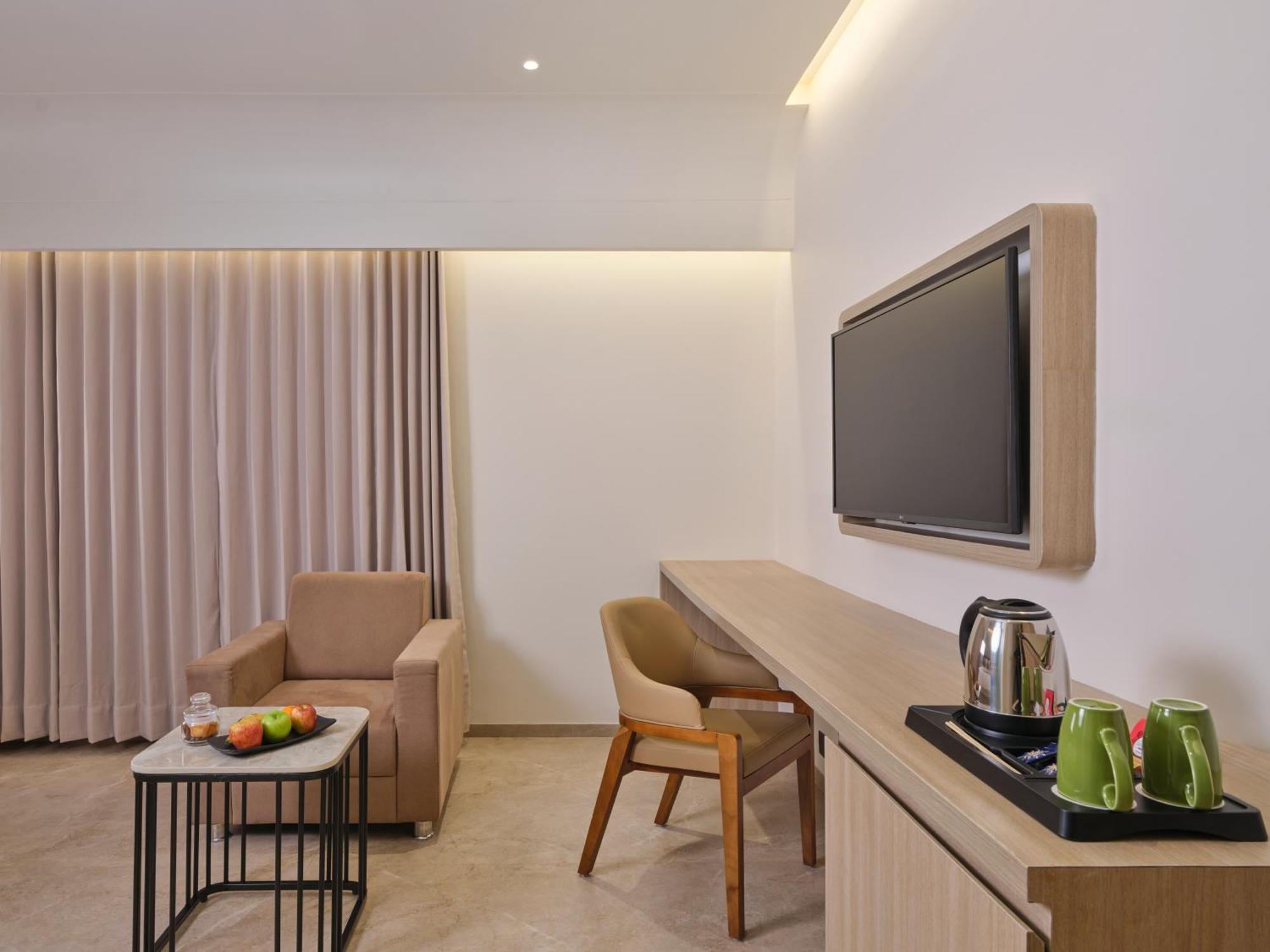 Biznotel By Pride Motera Hotel