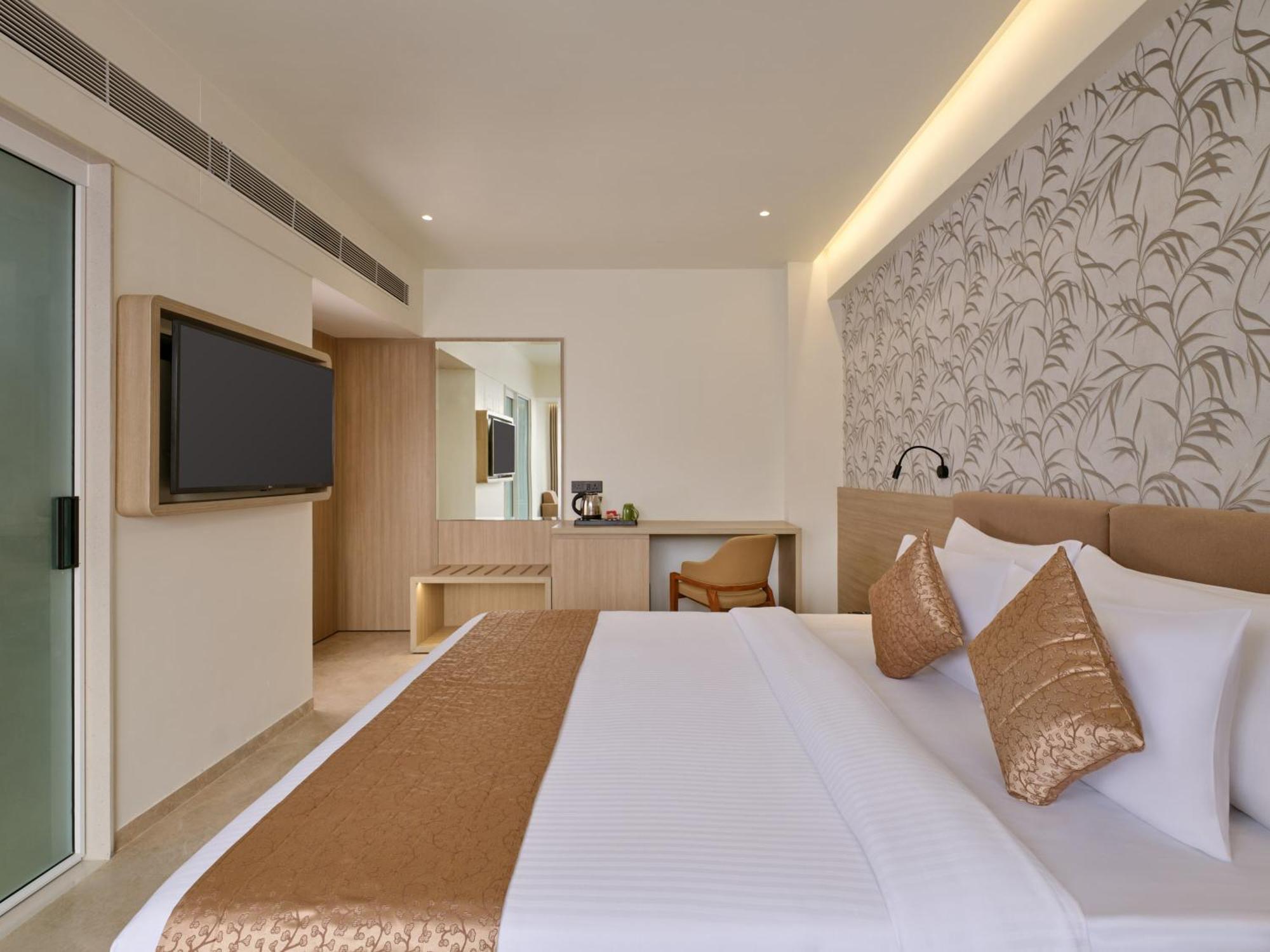 Hotel Biznotel By Pride Motera