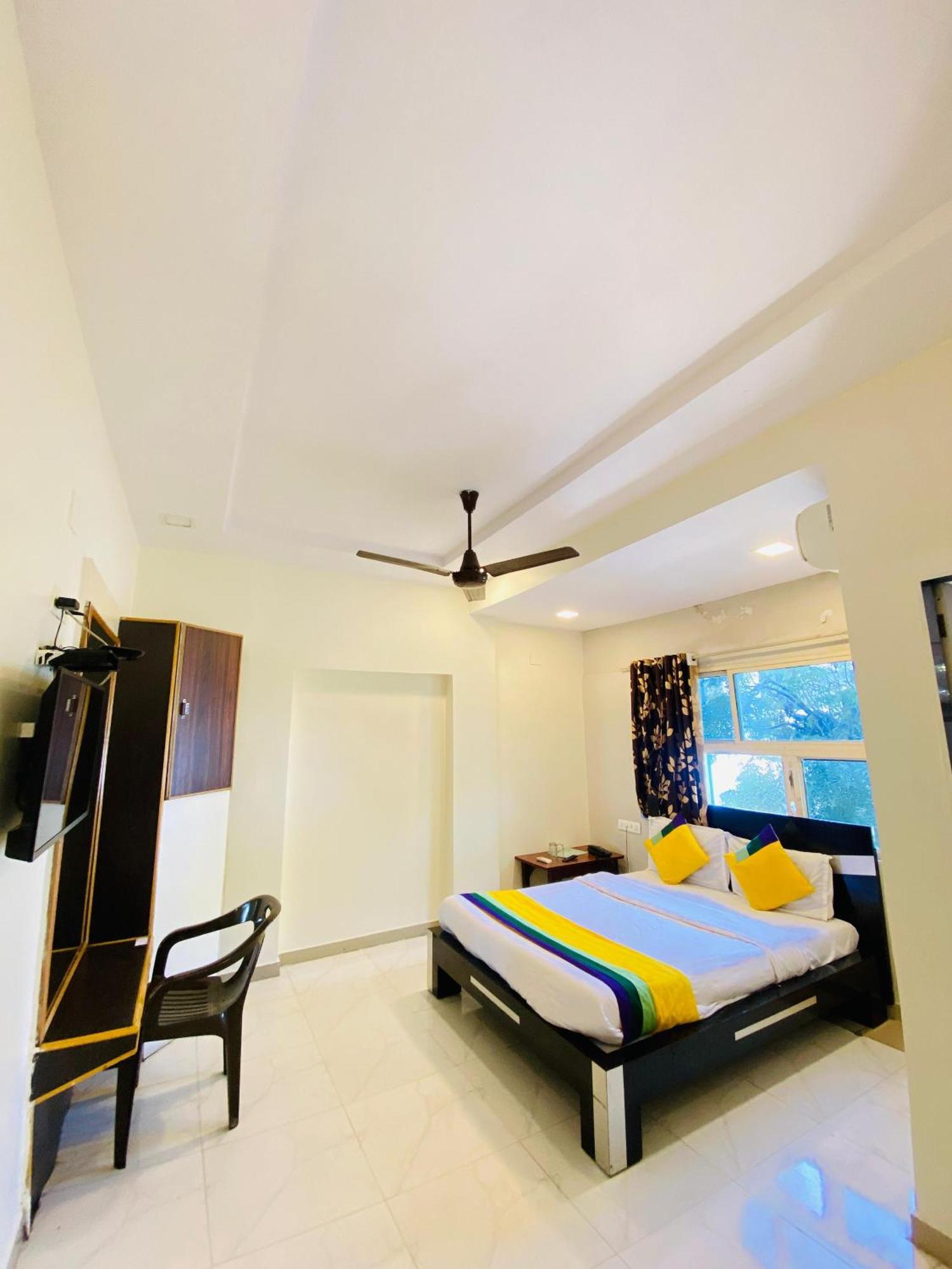 Aakash Navrangpura Ahmedabad